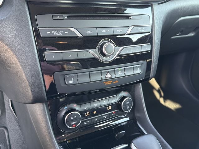 2018 INFINITI QX30 LUXE