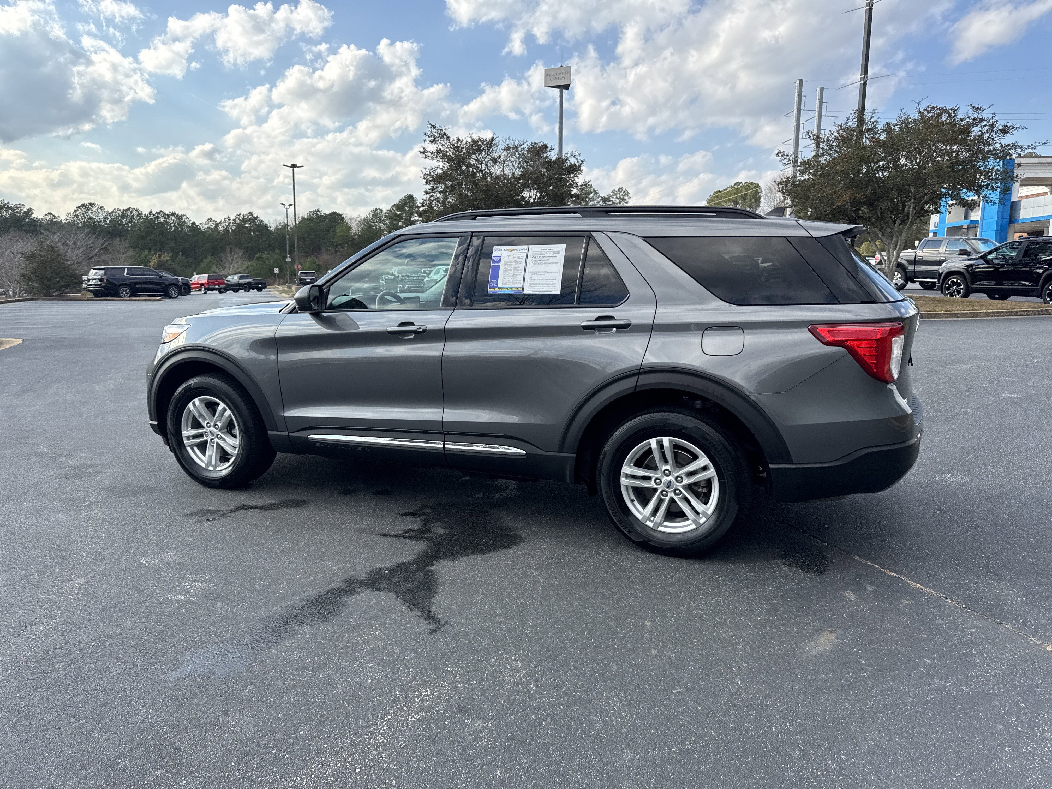 2023 Ford Explorer XLT