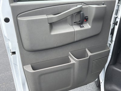 2022 Chevrolet Express Passenger LT