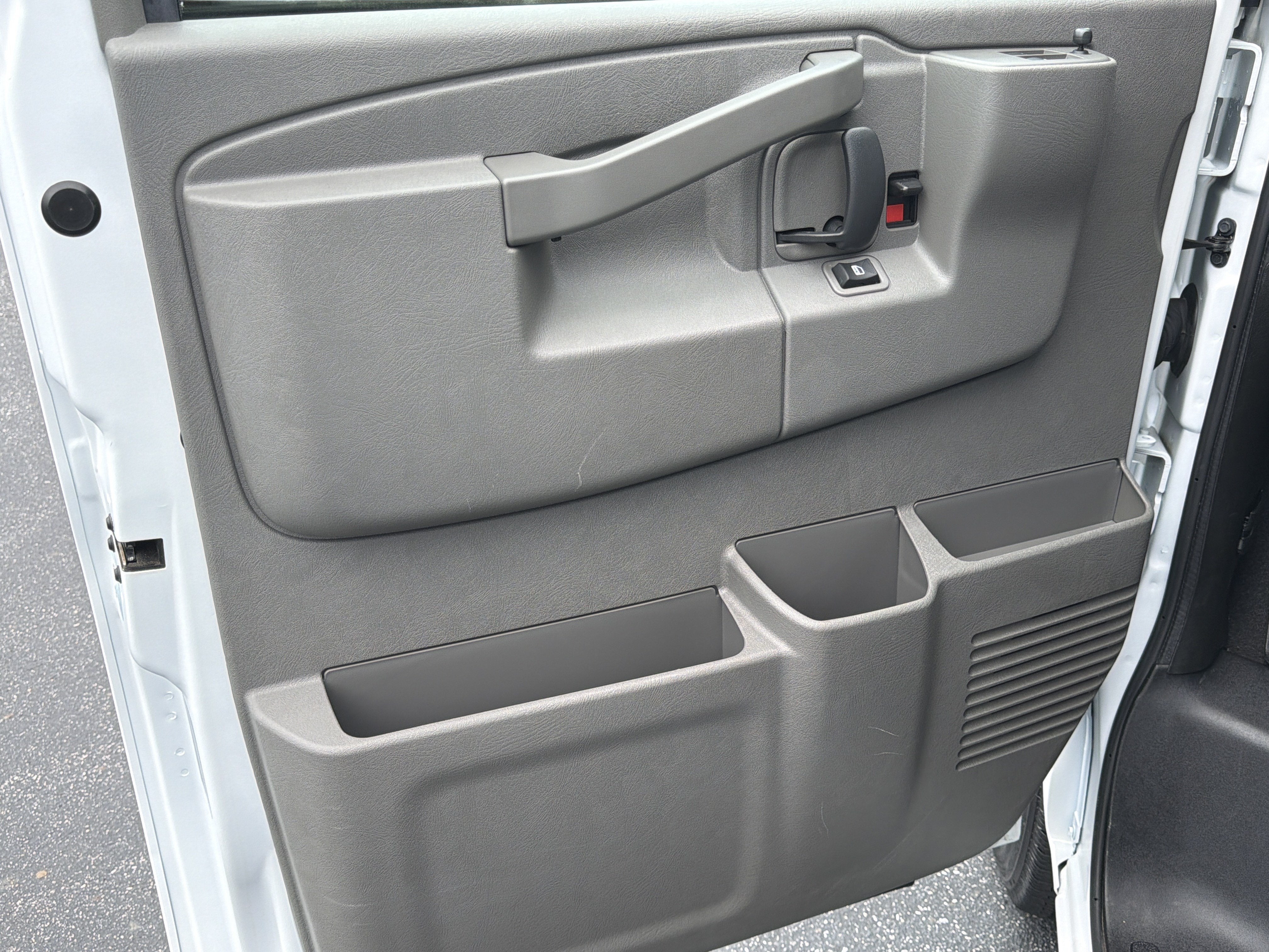 2022 Chevrolet Express Passenger LT