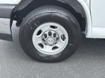 2022 Chevrolet Express Passenger LT