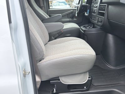 2022 Chevrolet Express Passenger LT