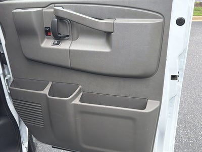 2022 Chevrolet Express Passenger LT