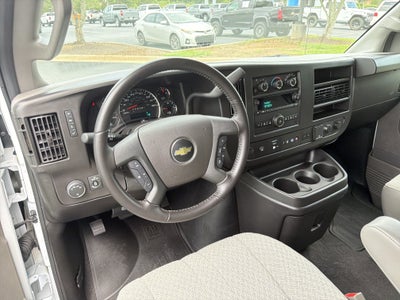 2022 Chevrolet Express Passenger LT