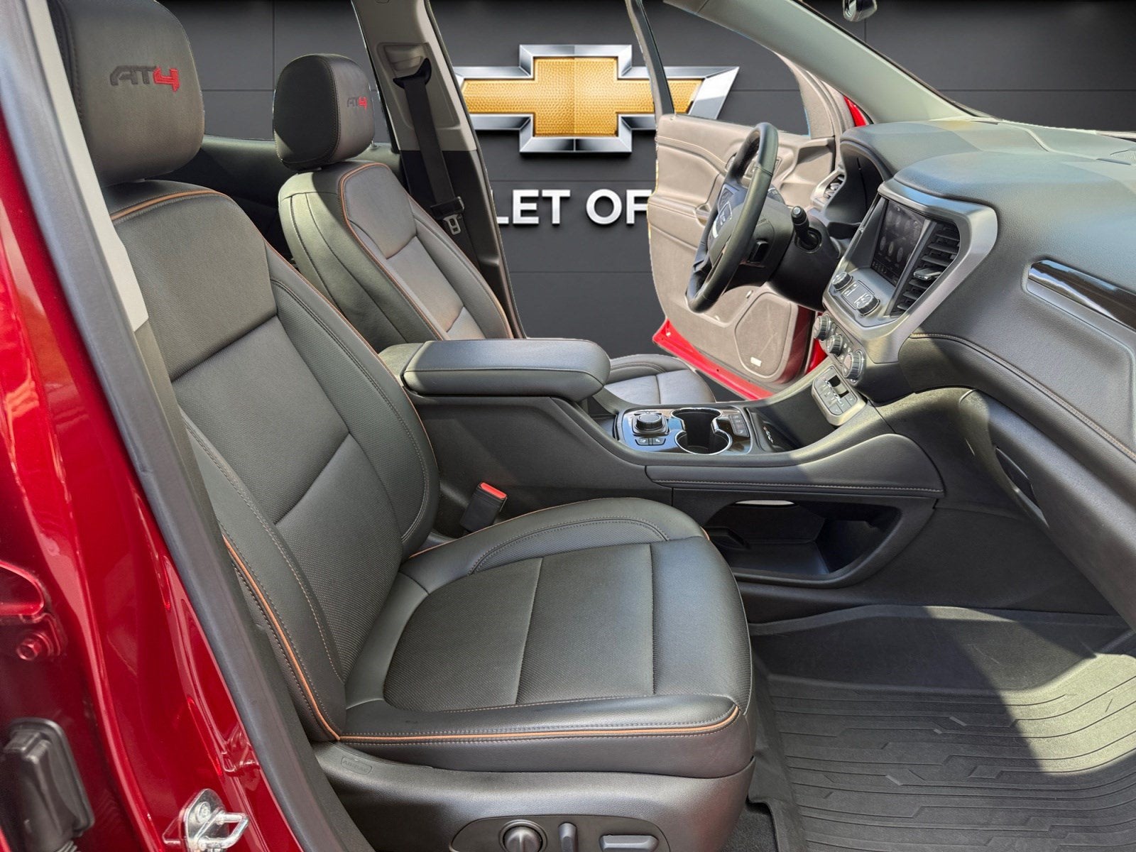 2023 GMC Acadia AT4