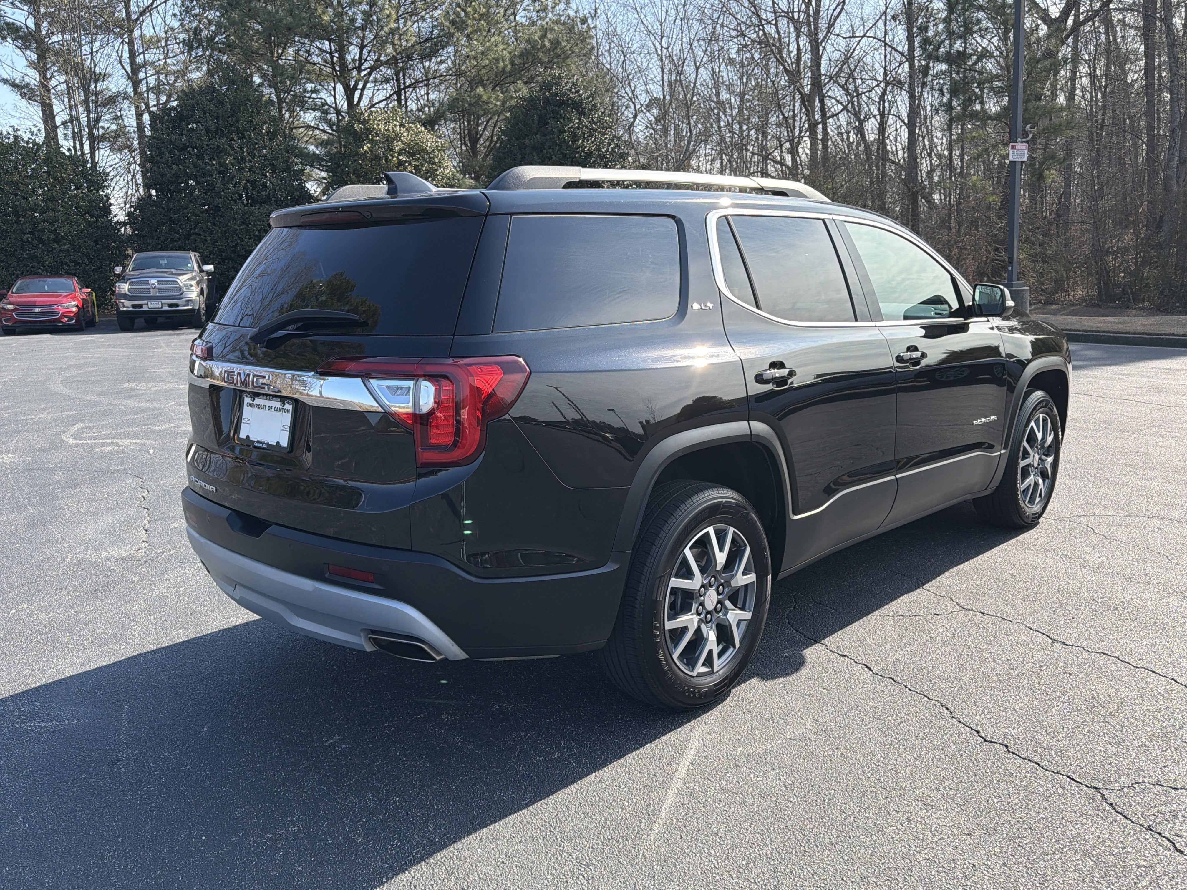 2023 GMC Acadia SLT