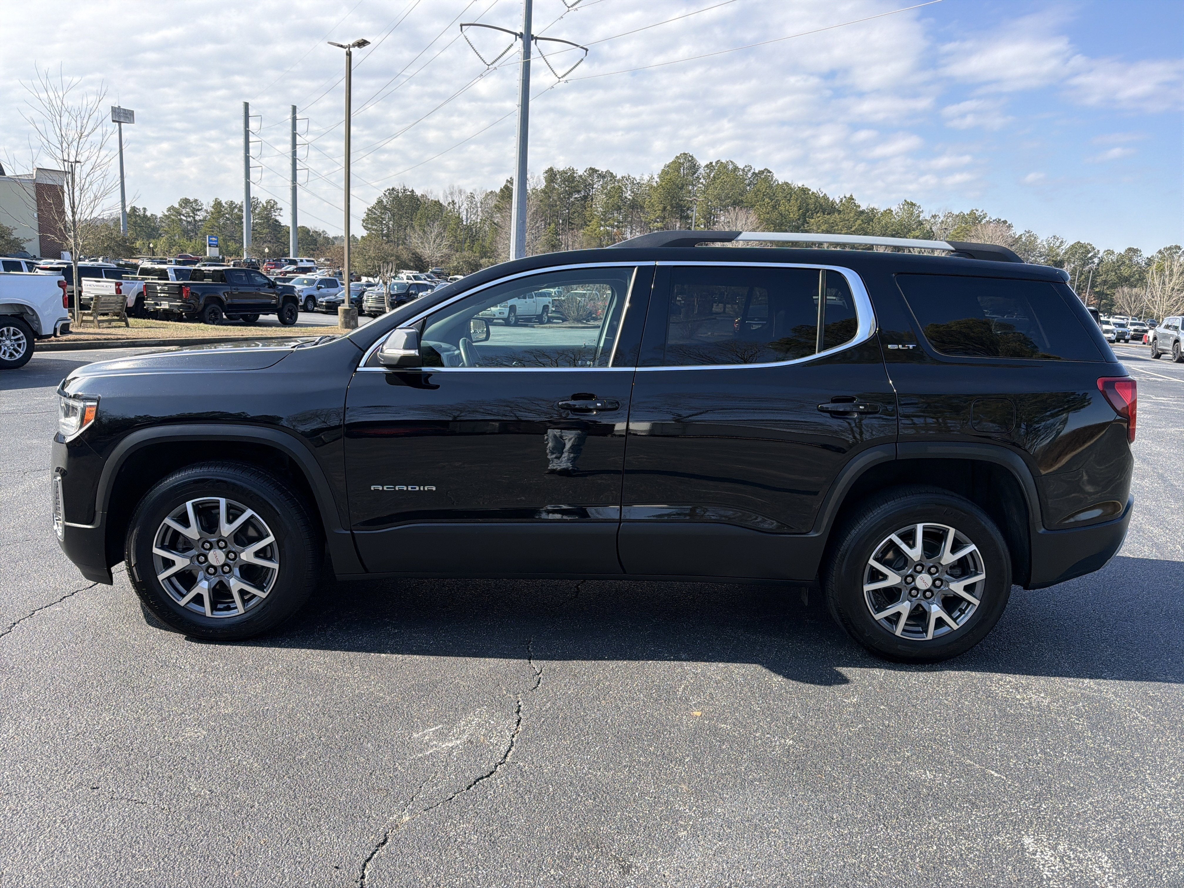 2023 GMC Acadia SLT