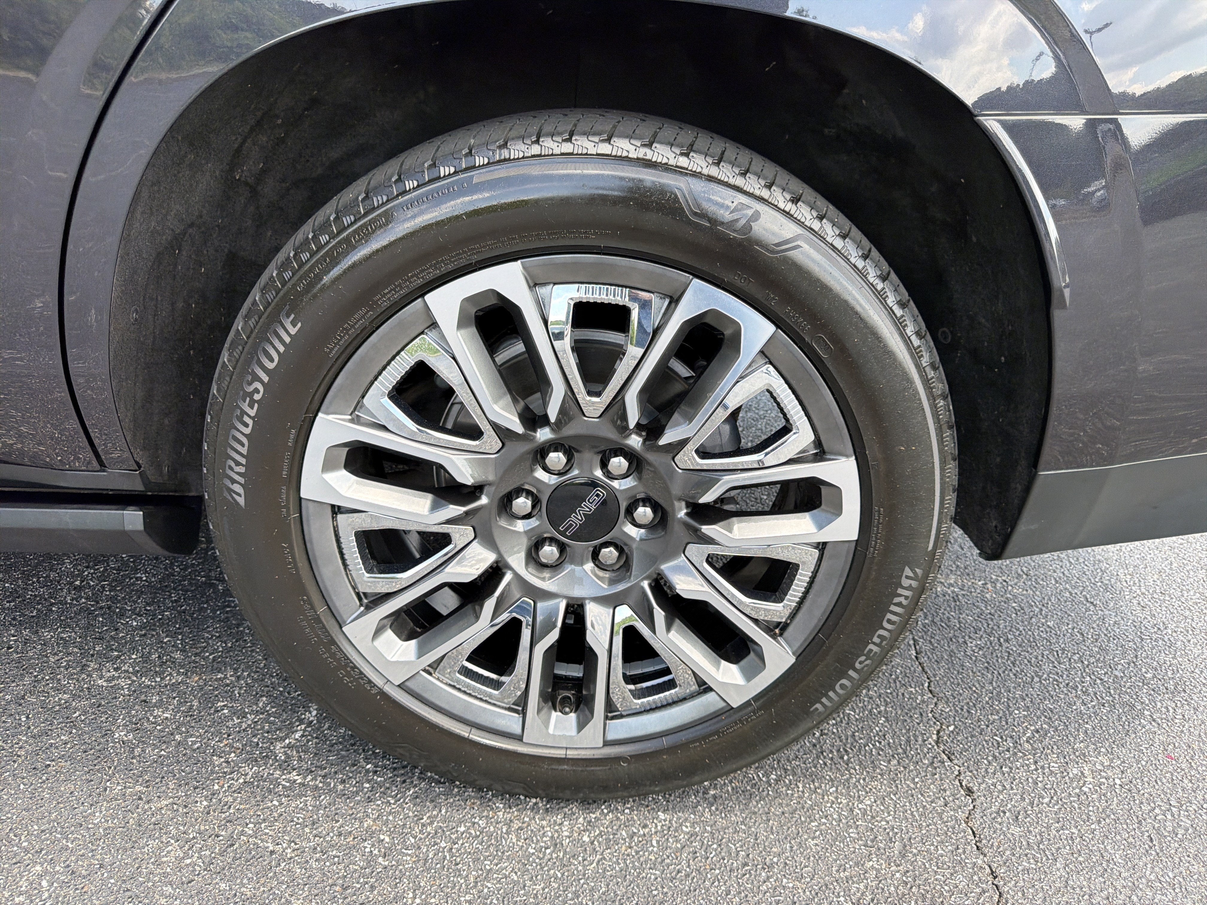 2023 GMC Yukon Denali Ultimate