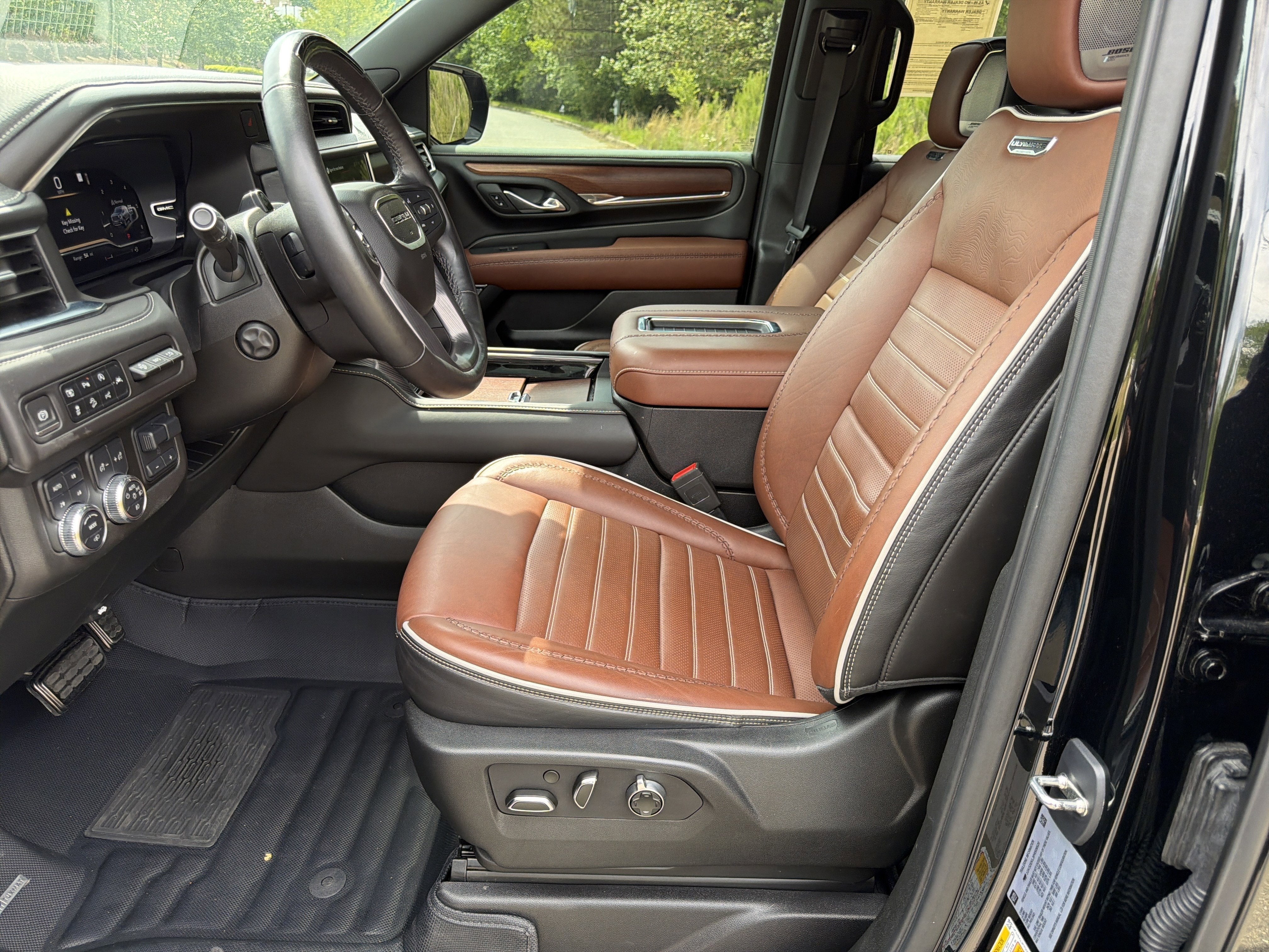 2023 GMC Yukon Denali Ultimate