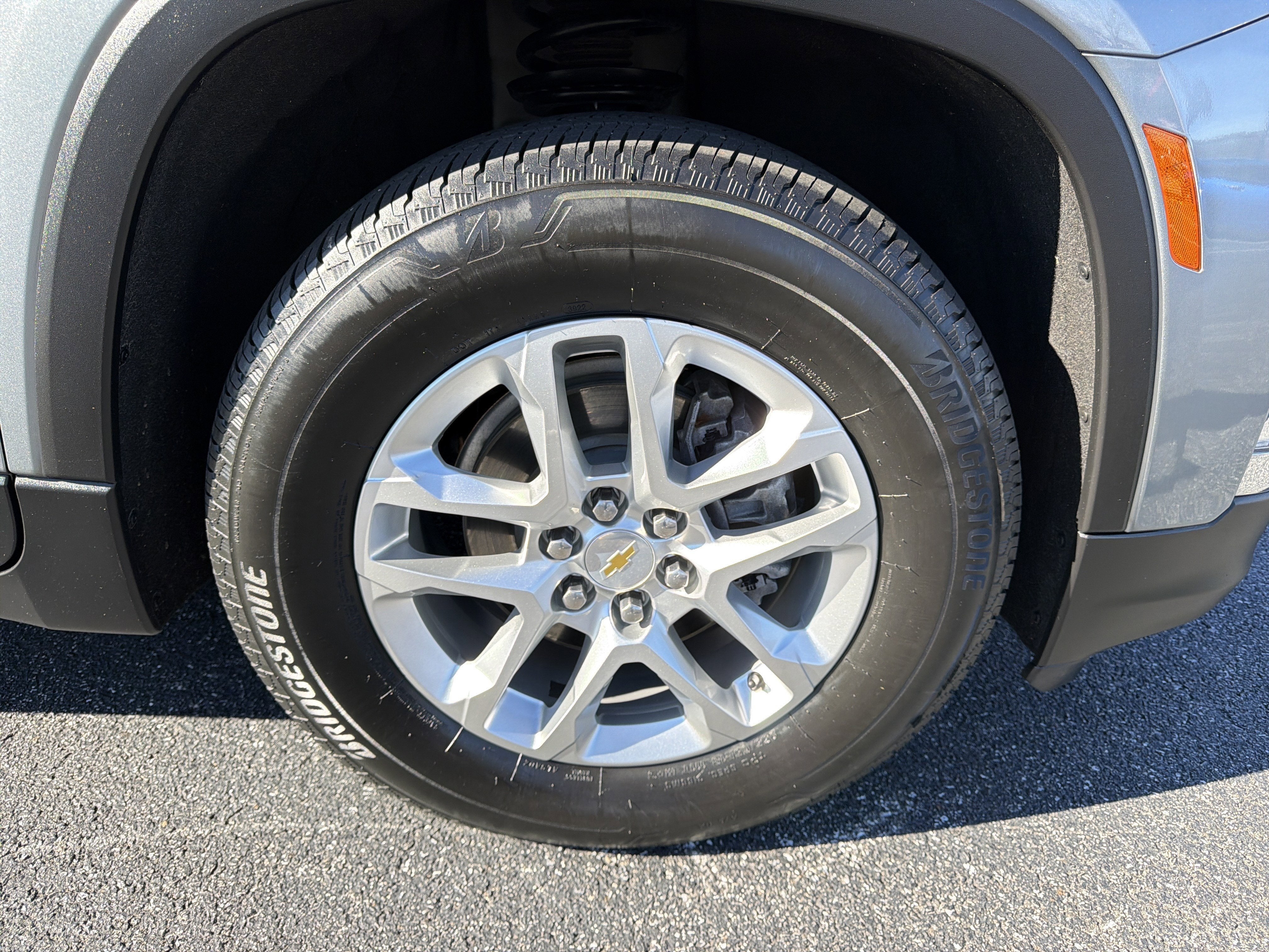 2023 Chevrolet Traverse LS