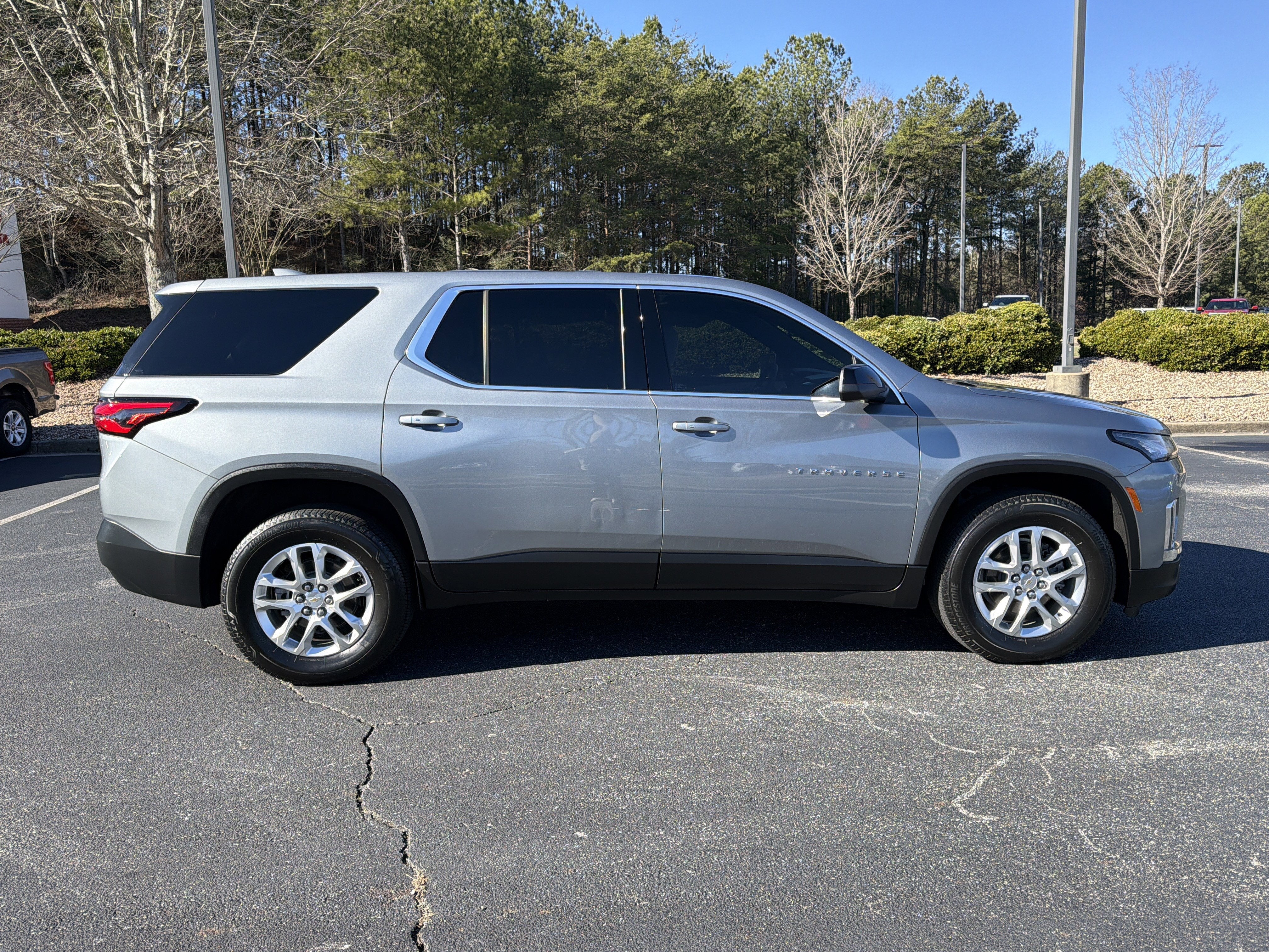 2023 Chevrolet Traverse LS