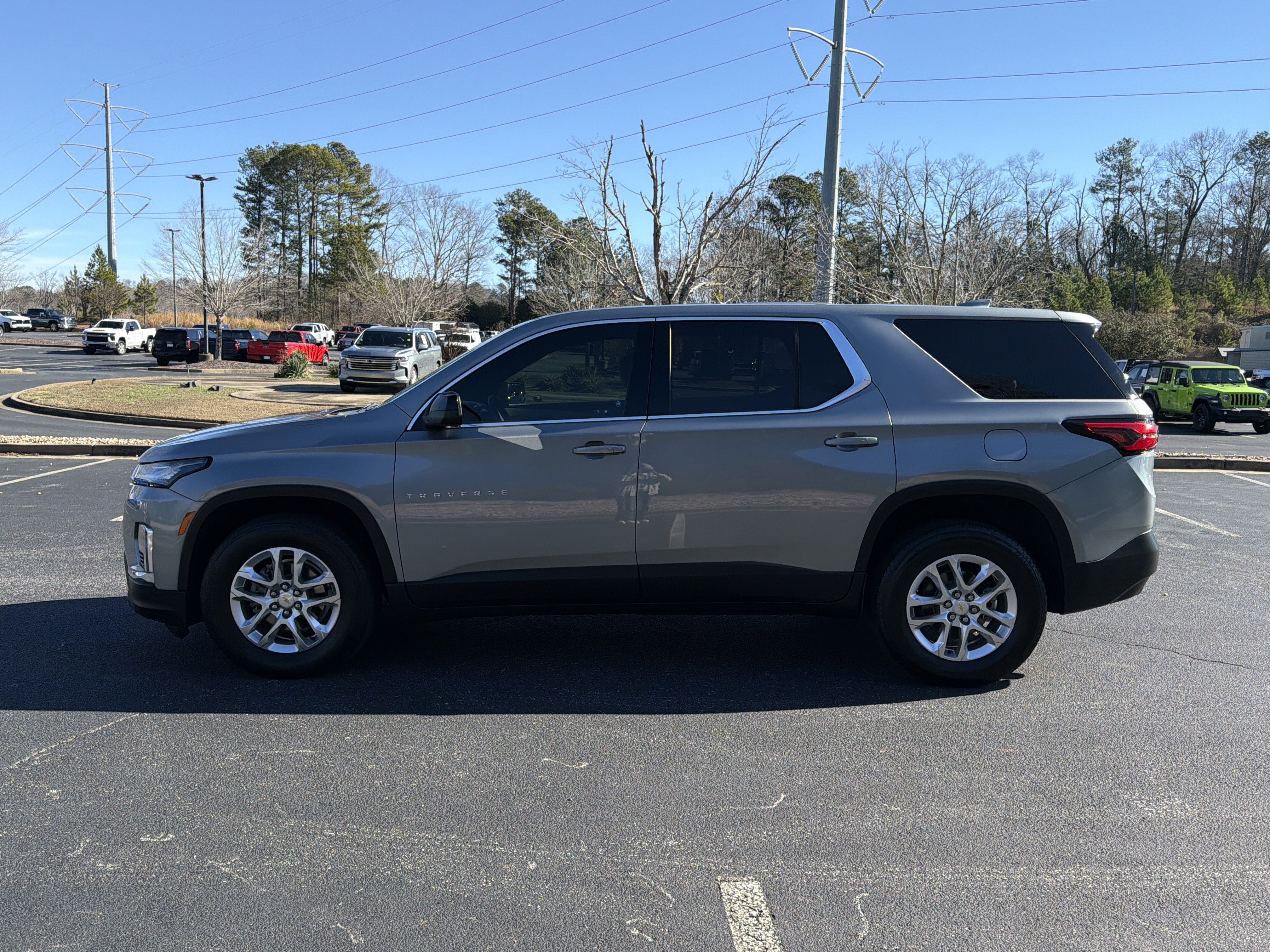 2023 Chevrolet Traverse LS