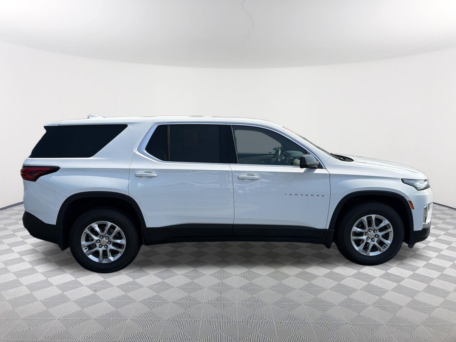 2023 Chevrolet Traverse LS