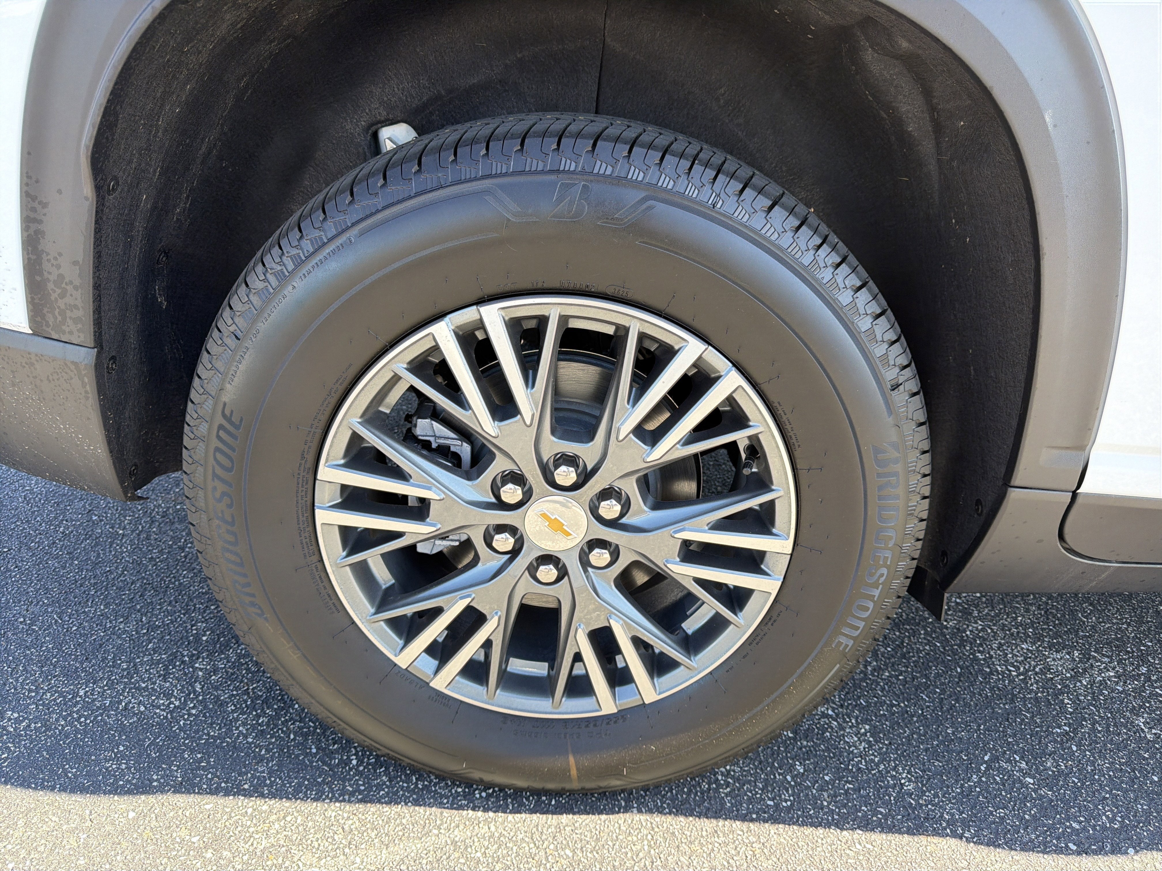 2026 Chevrolet Traverse FWD LT