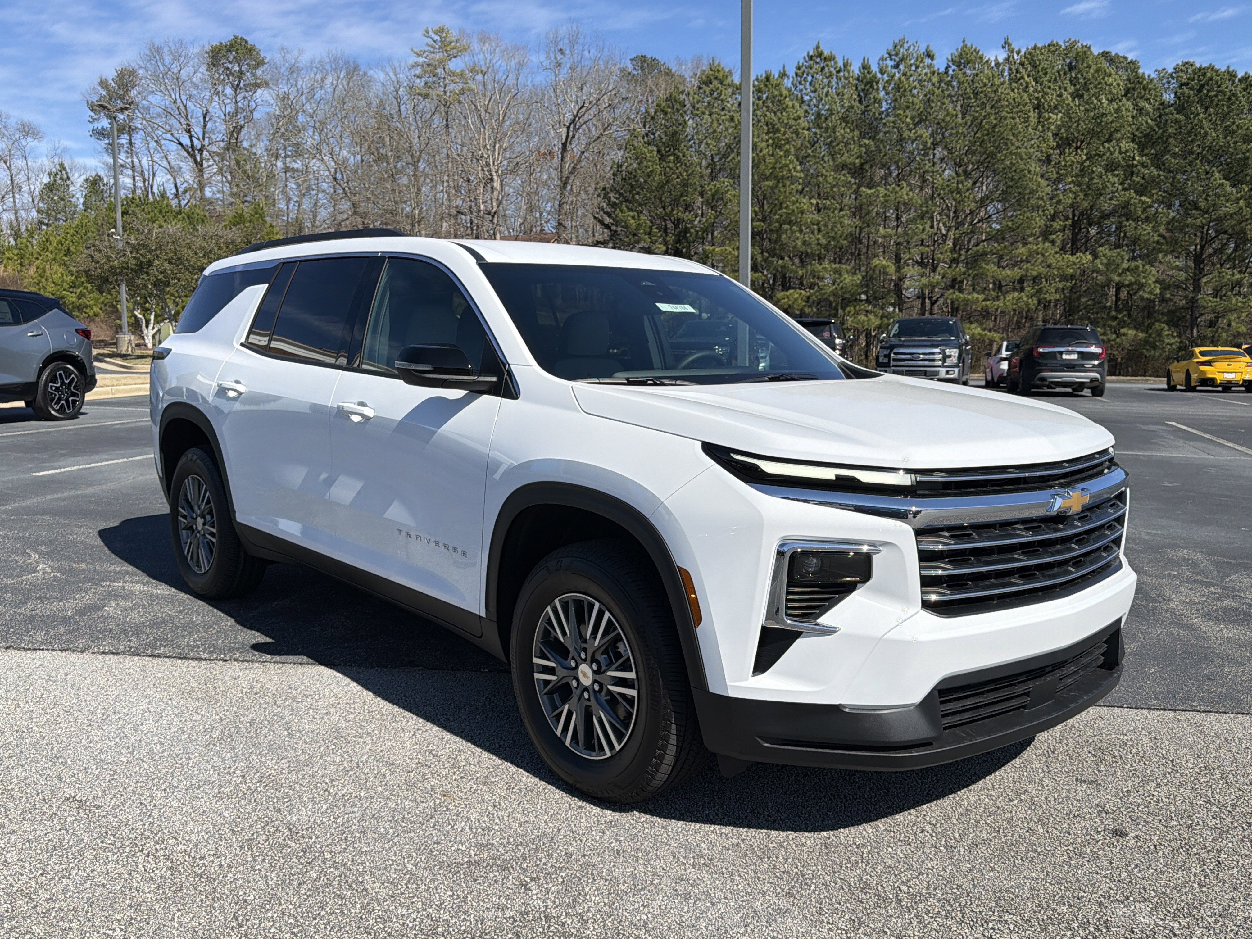 2026 Chevrolet Traverse FWD LT