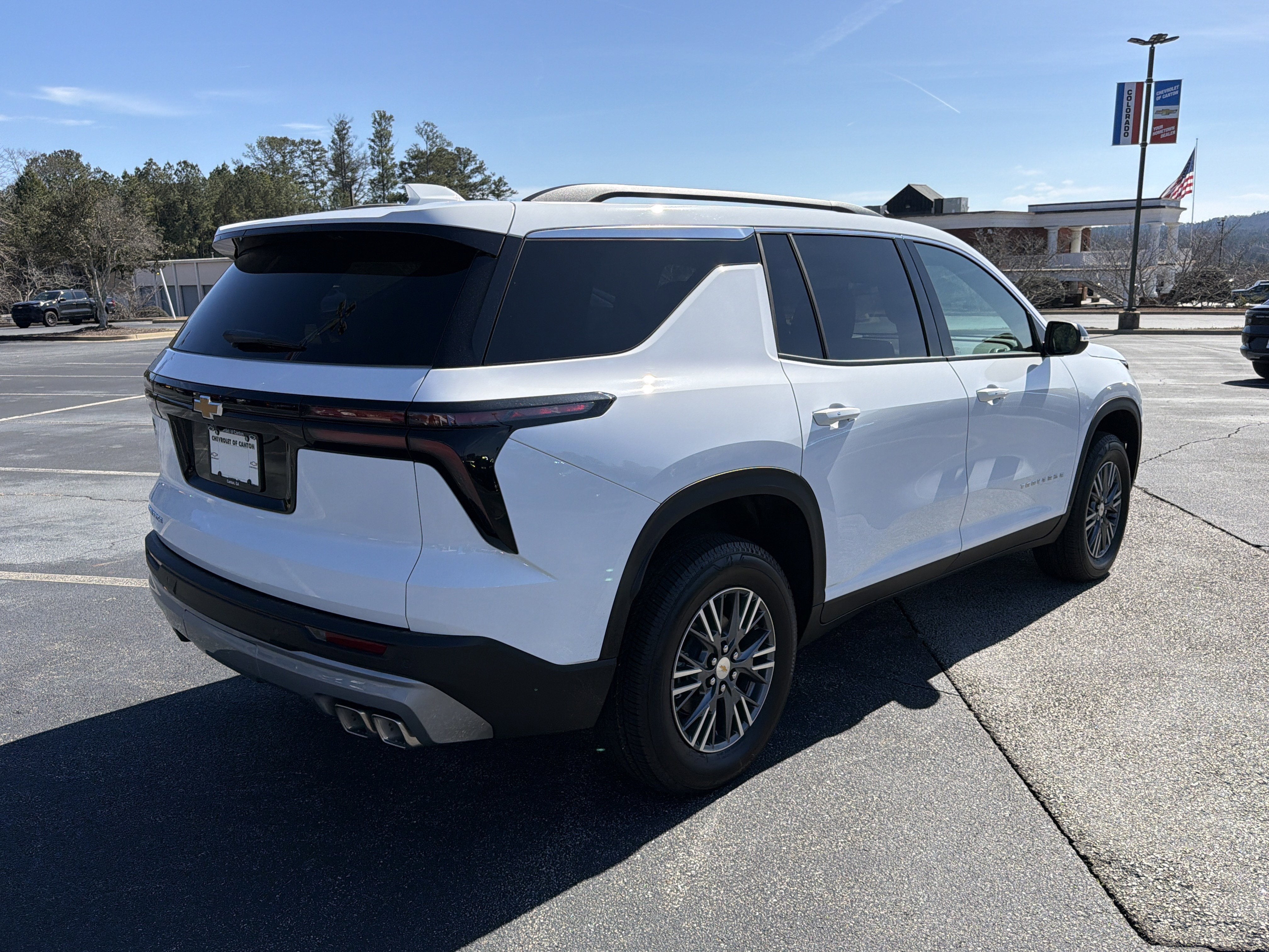 2026 Chevrolet Traverse FWD LT