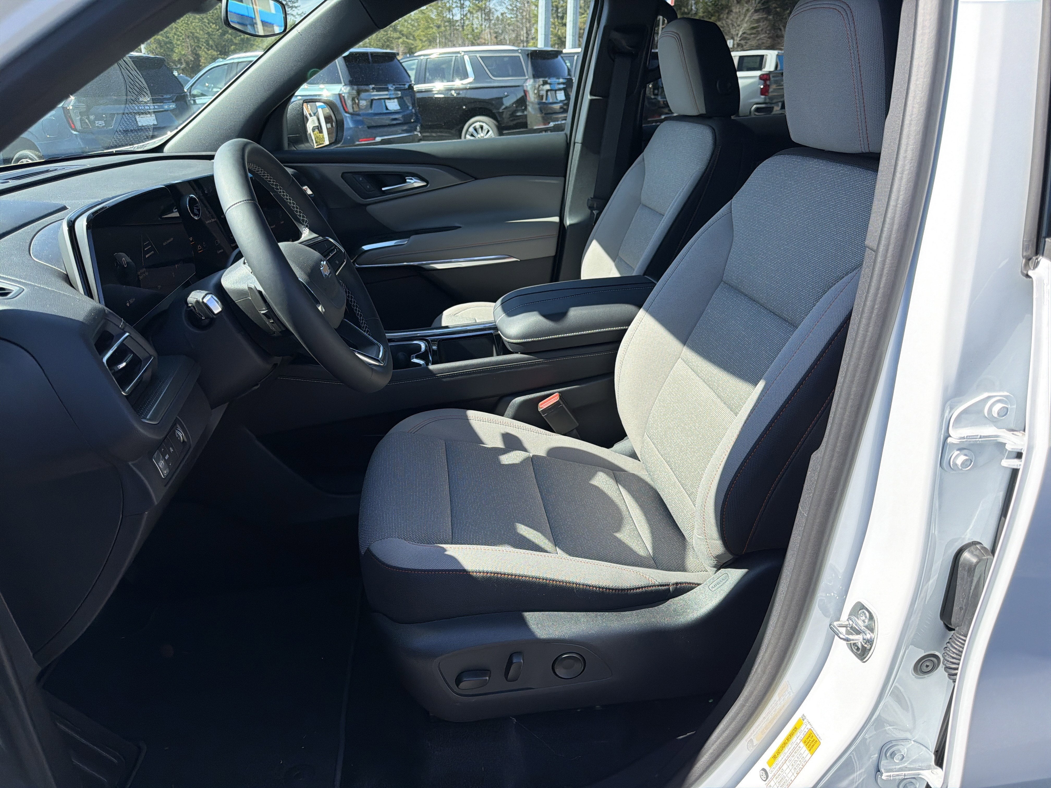 2026 Chevrolet Traverse FWD LT