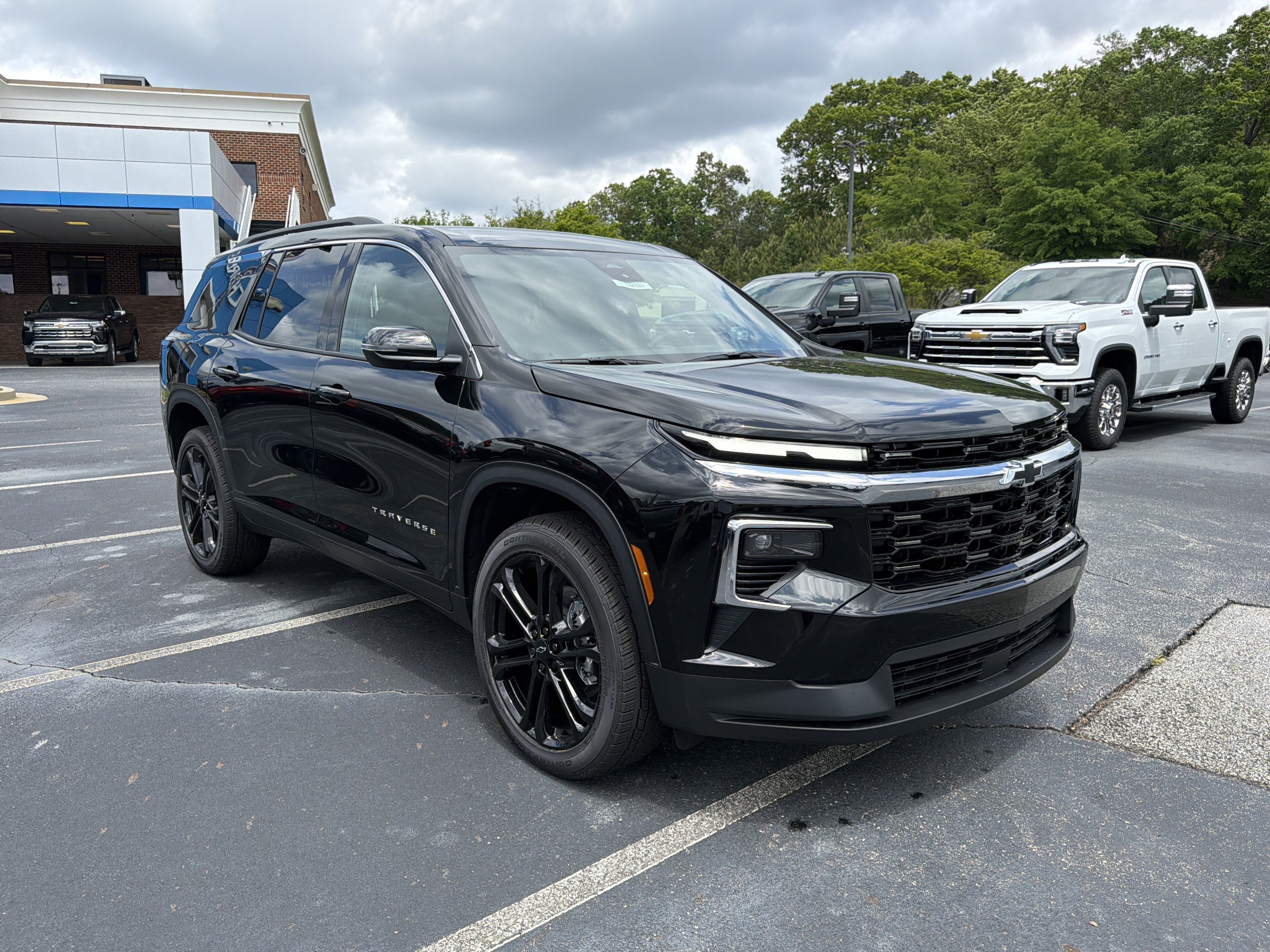 2026 Chevrolet Traverse FWD LT