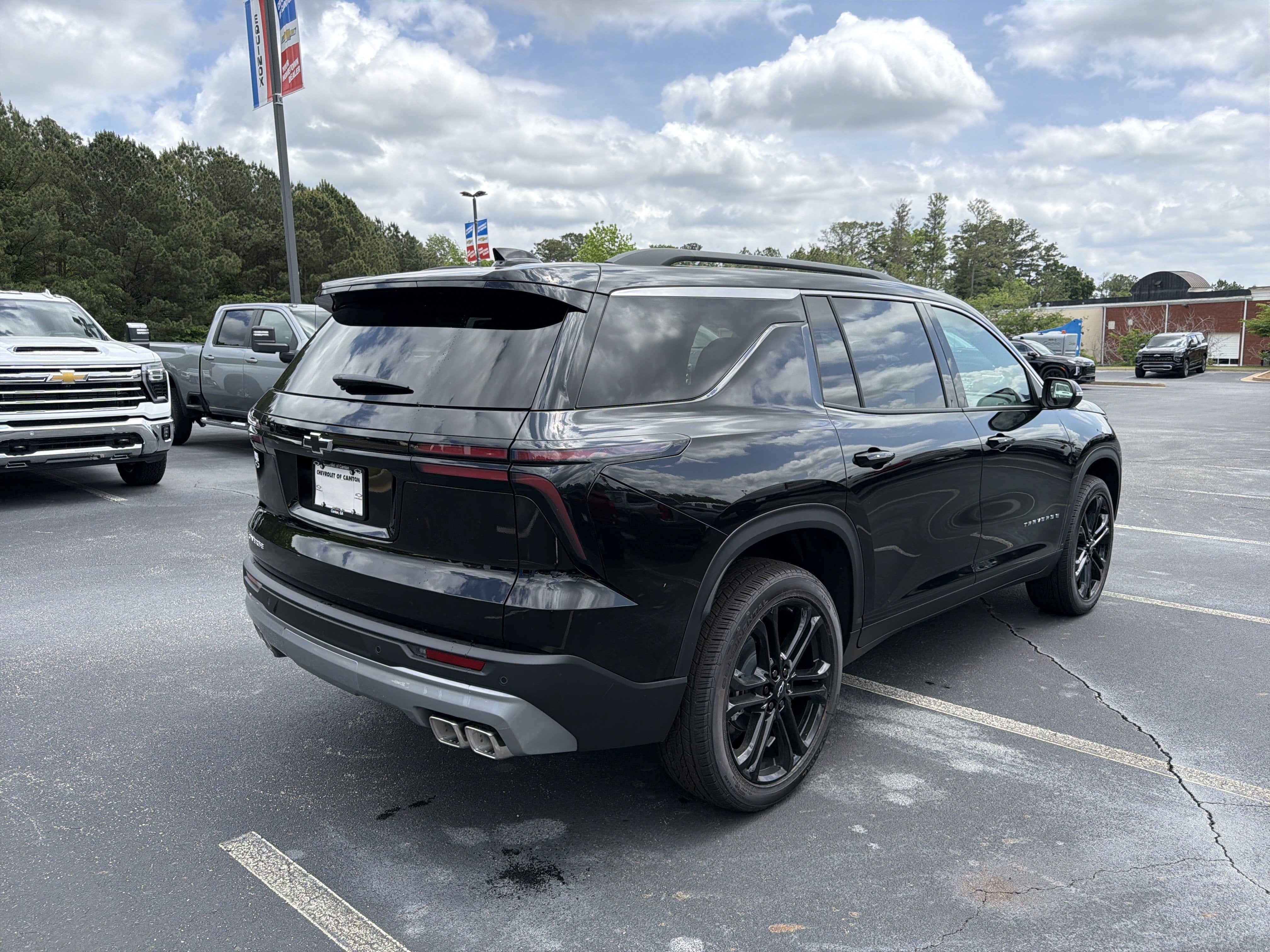 2026 Chevrolet Traverse FWD LT