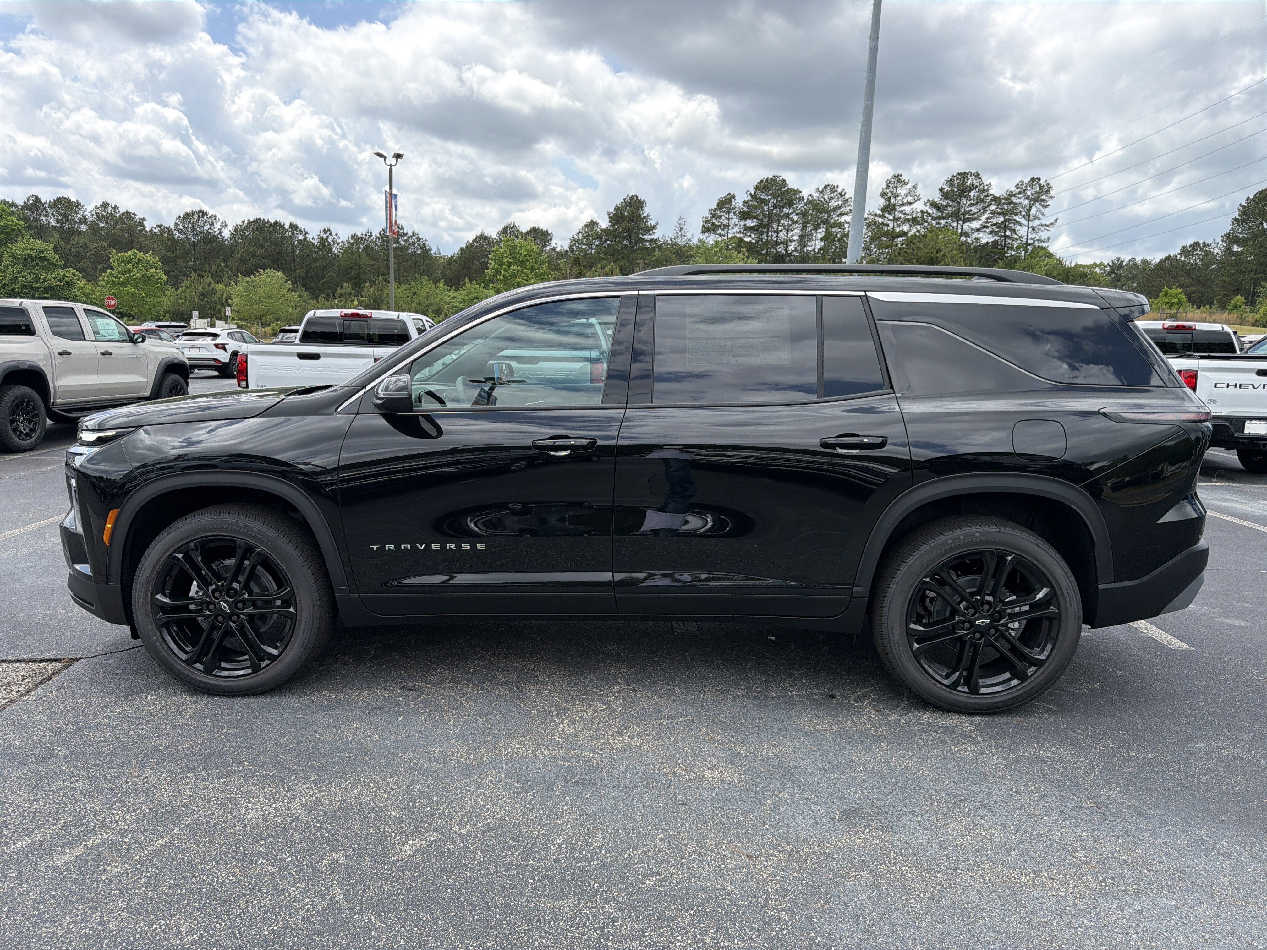 2026 Chevrolet Traverse FWD LT
