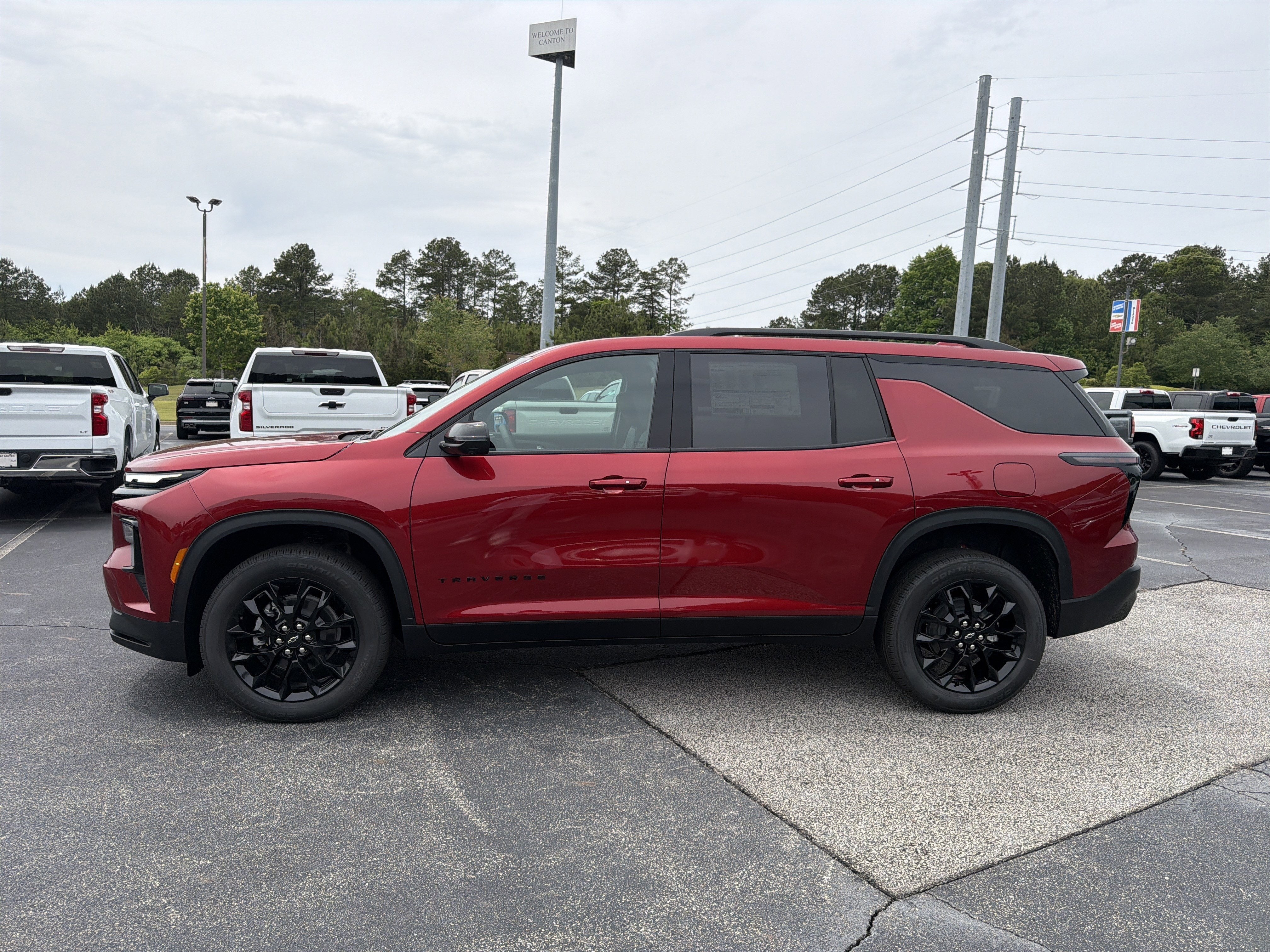 2026 Chevrolet Traverse FWD LT