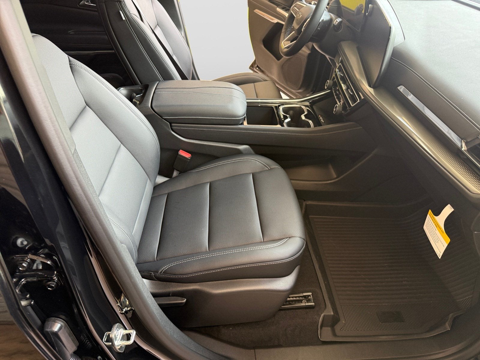 2027 Chevrolet Traverse FWD LT