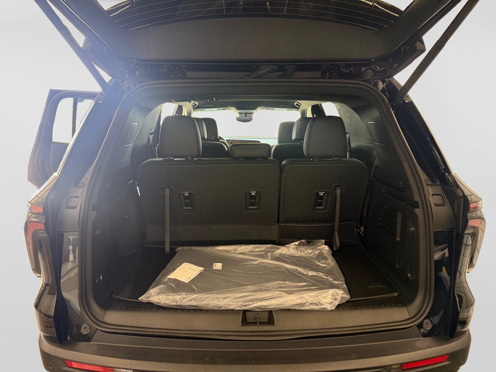 2027 Chevrolet Traverse FWD LT