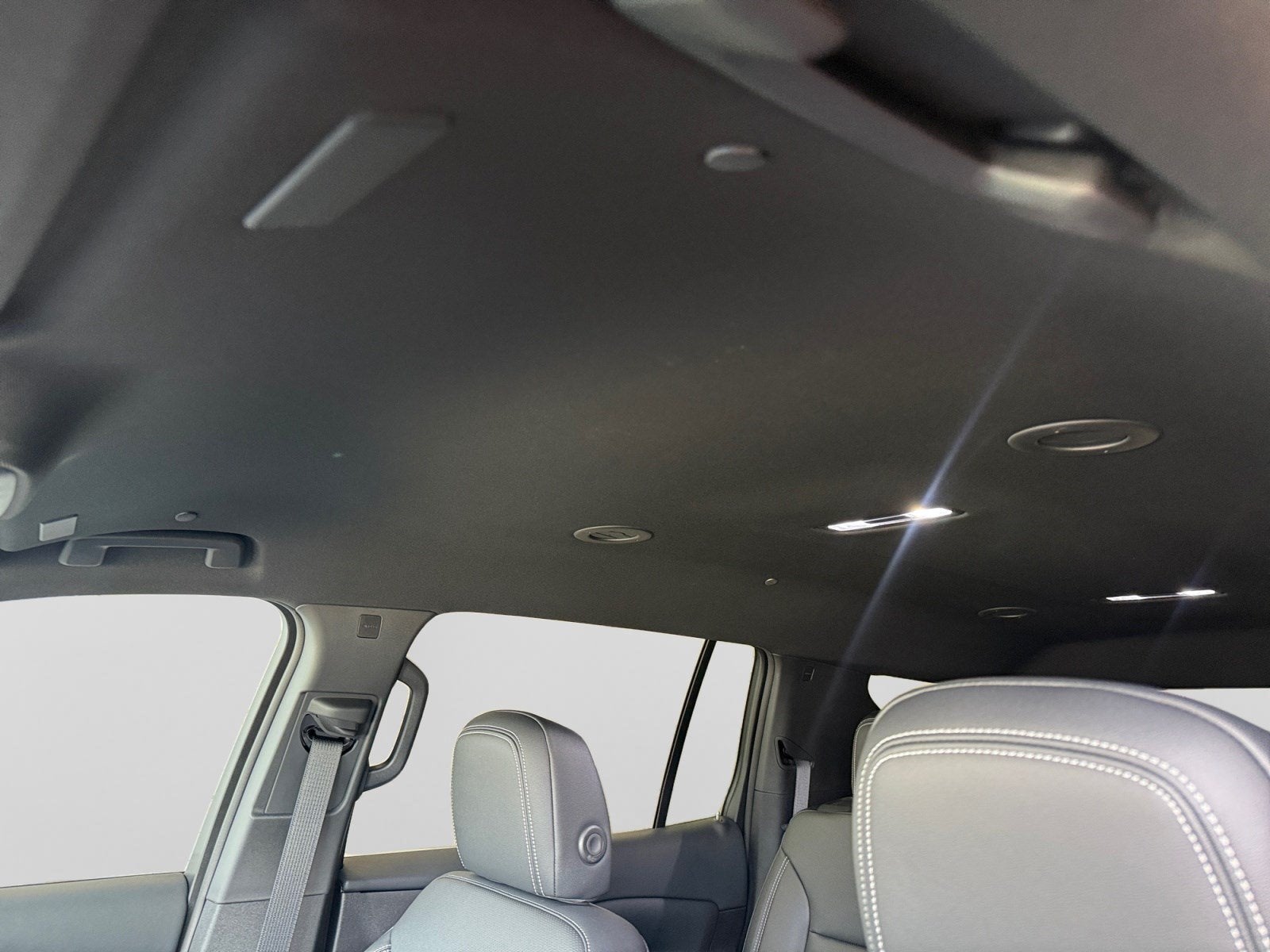 2027 Chevrolet Traverse FWD LT