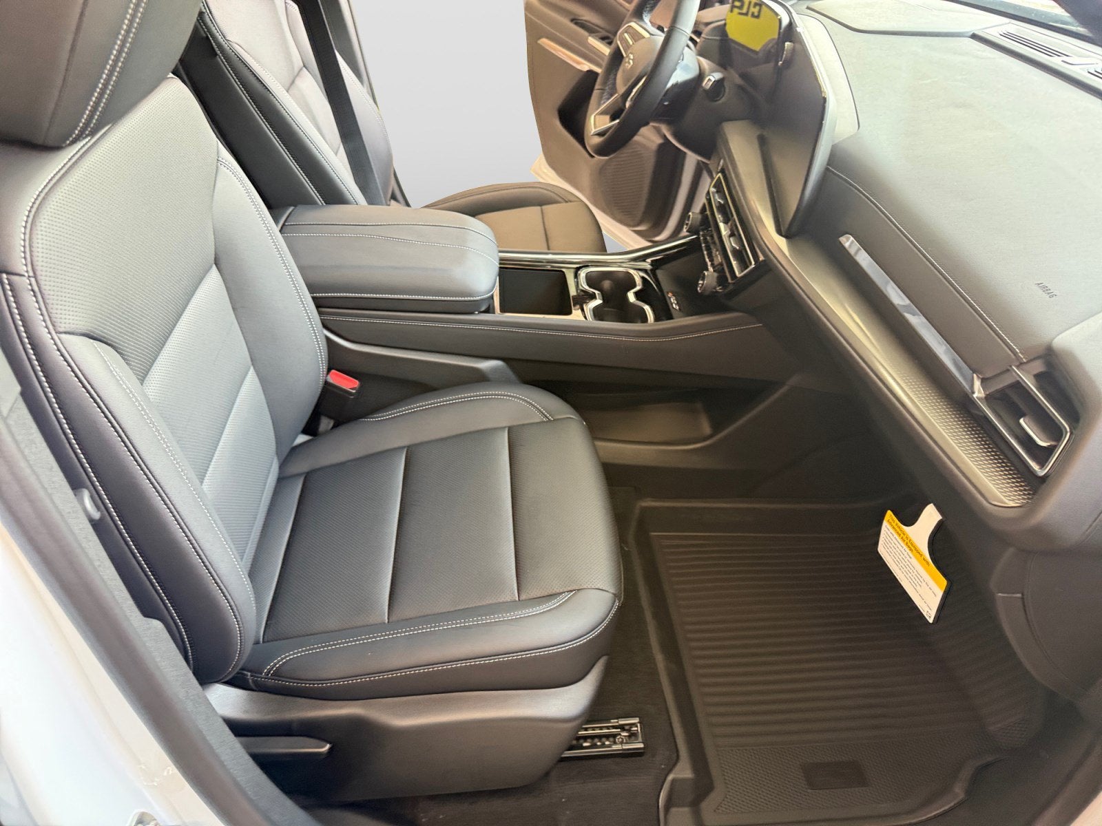 2027 Chevrolet Traverse FWD LT