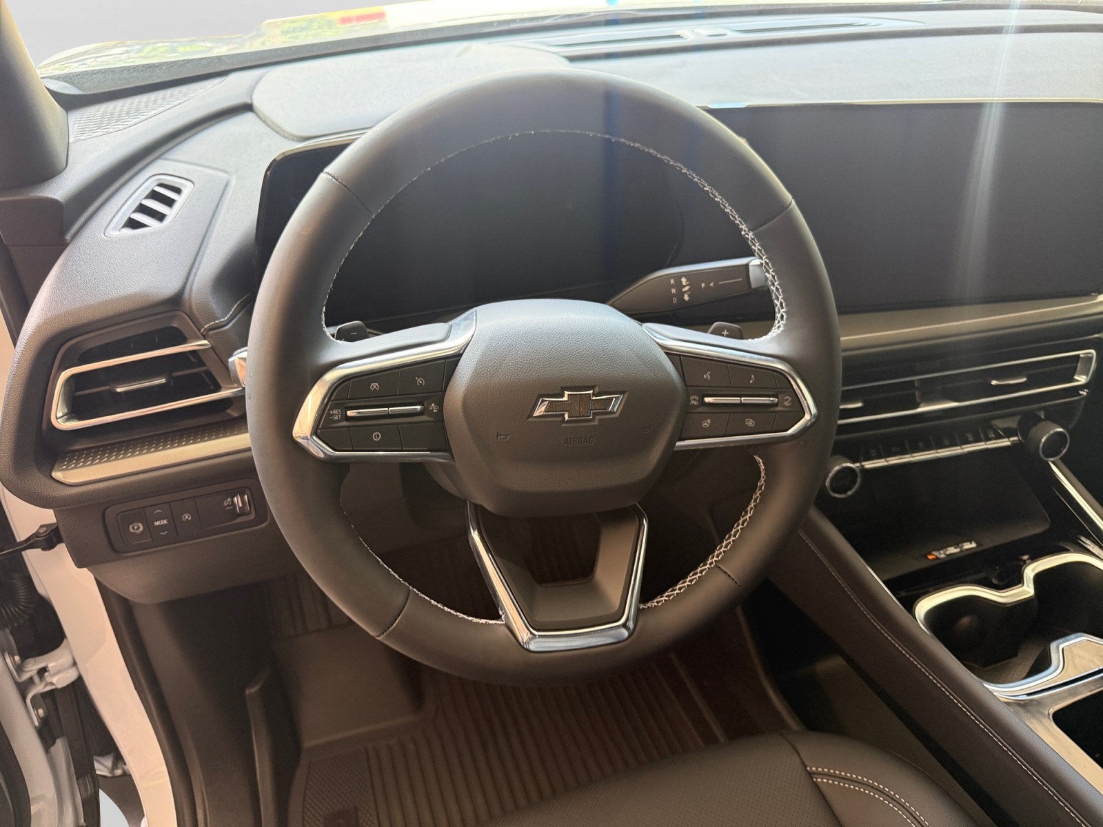 2027 Chevrolet Traverse FWD LT