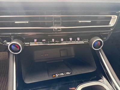 2027 Chevrolet Traverse FWD LT