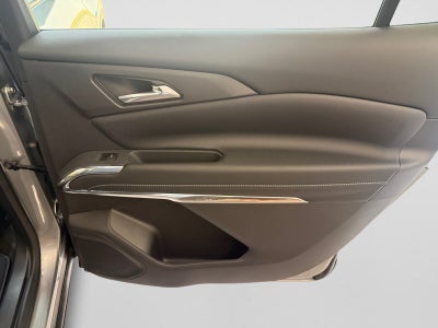 2027 Chevrolet Traverse FWD LT