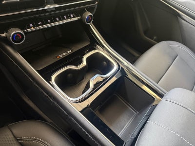 2027 Chevrolet Traverse FWD LT