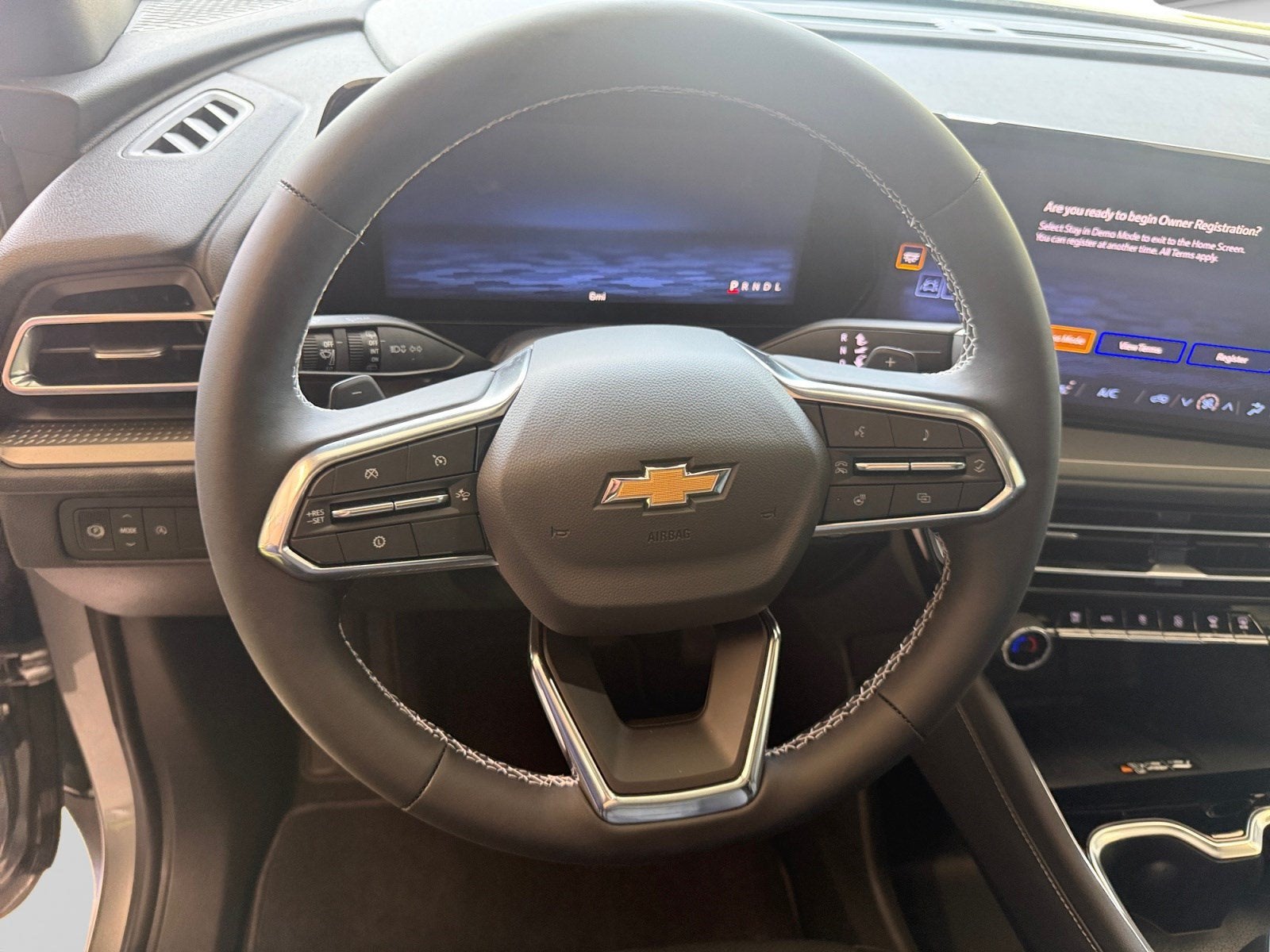 2027 Chevrolet Traverse FWD LT