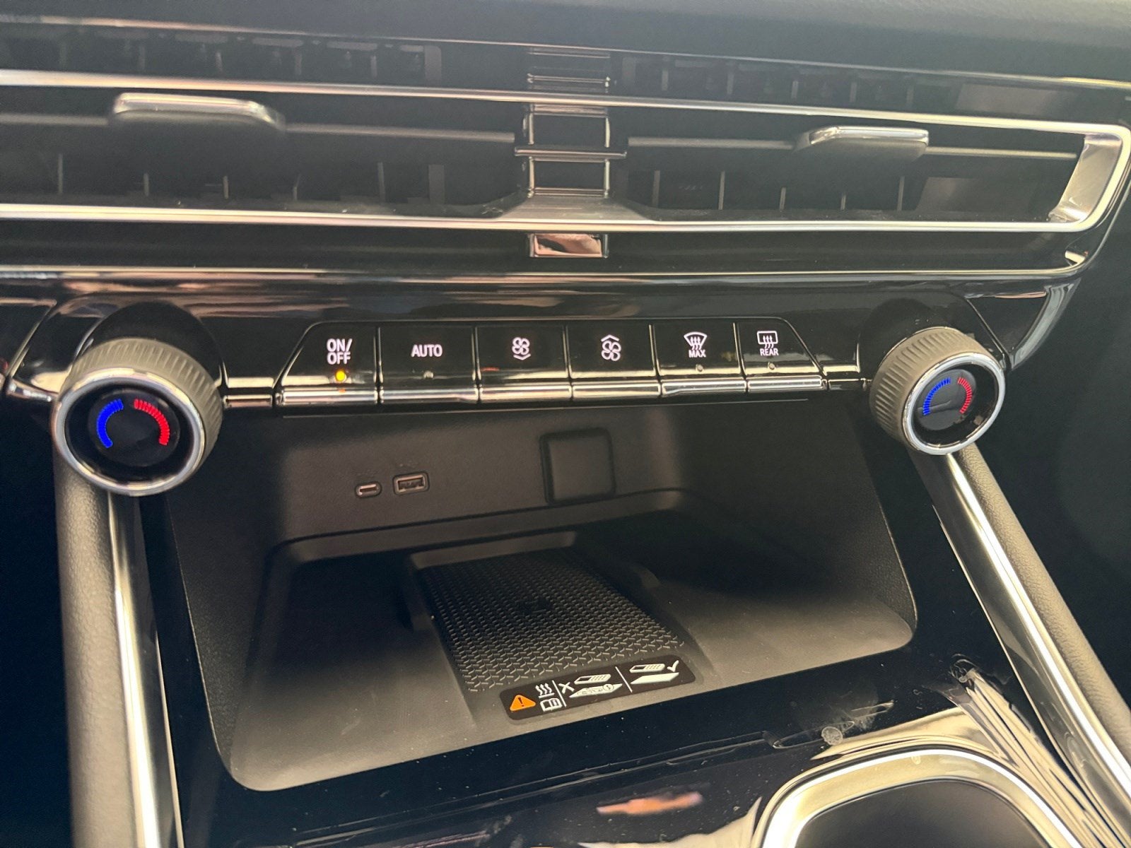 2027 Chevrolet Traverse FWD LT