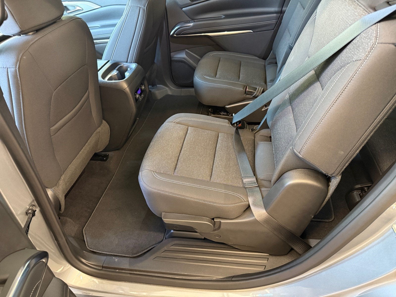 2027 Chevrolet Traverse FWD LT