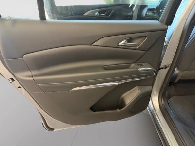 2027 Chevrolet Traverse FWD LT