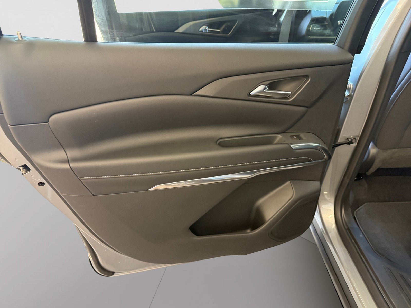 2027 Chevrolet Traverse FWD LT