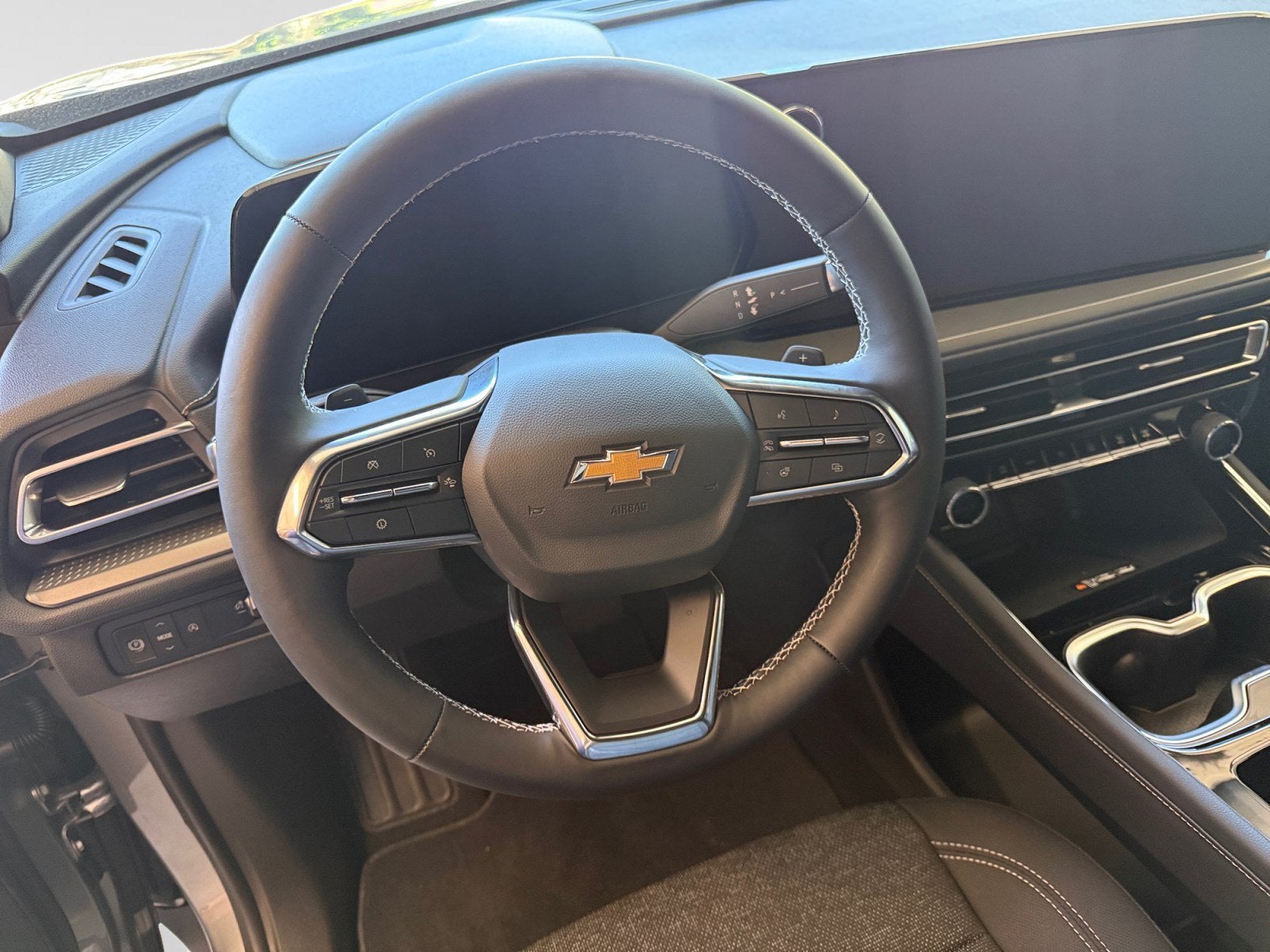 2027 Chevrolet Traverse FWD LT