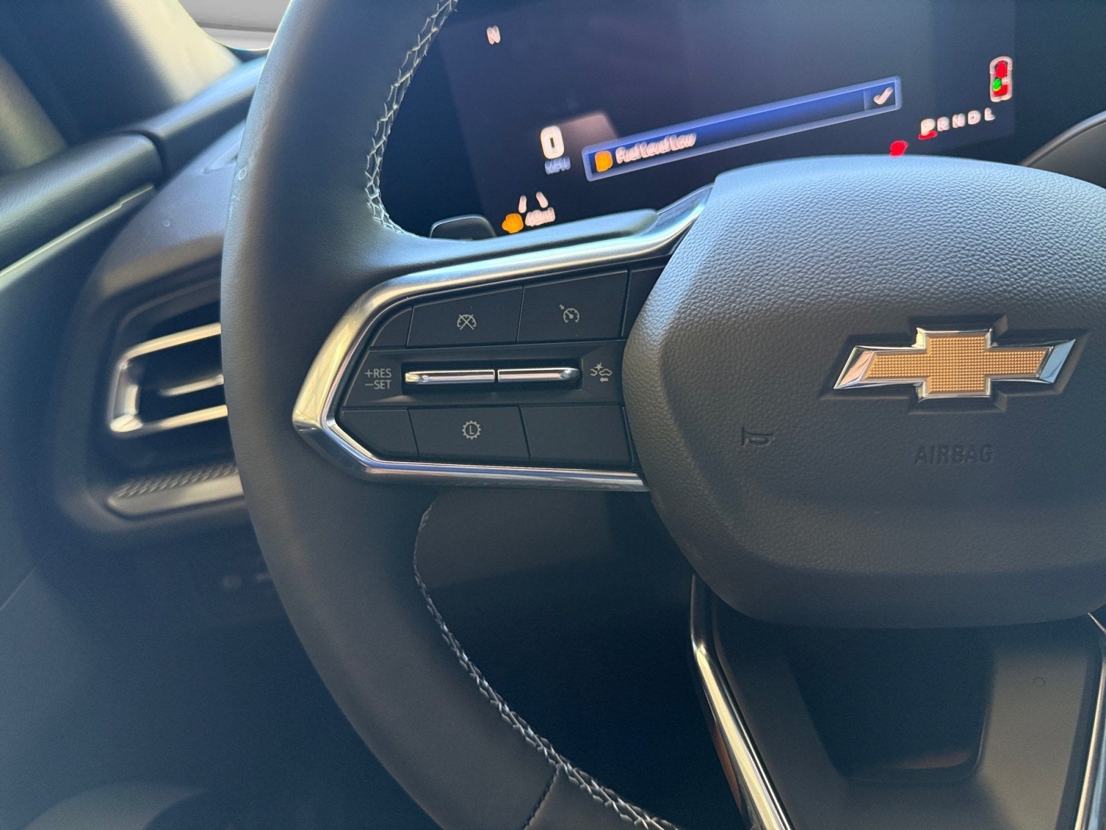 2027 Chevrolet Traverse FWD LT