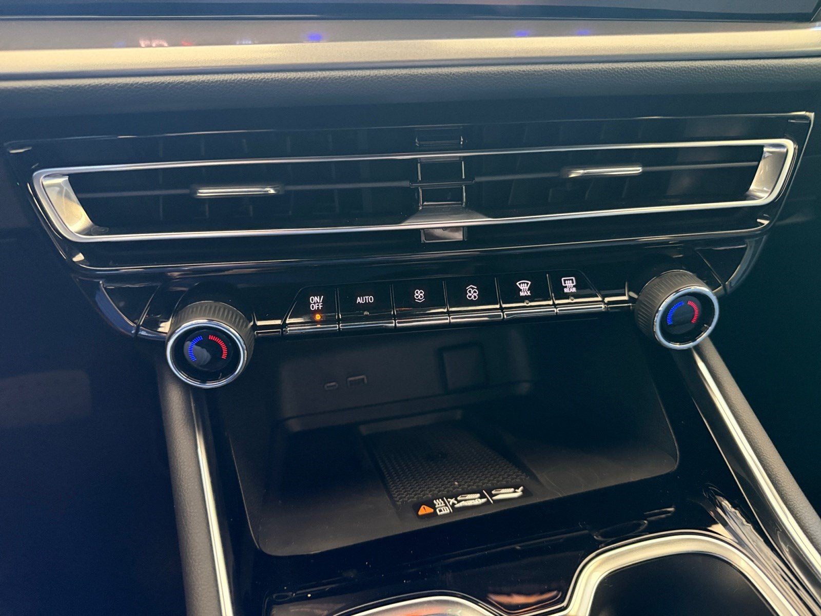 2027 Chevrolet Traverse FWD LT