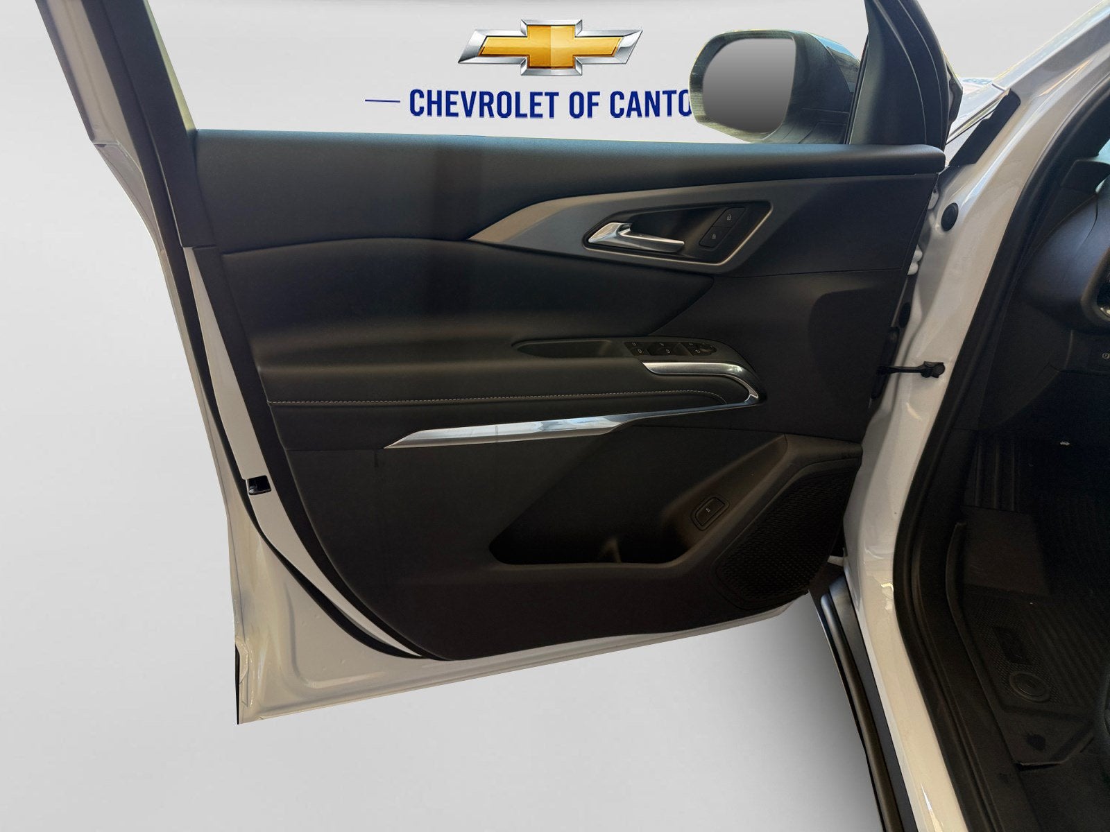 2027 Chevrolet Traverse FWD LT