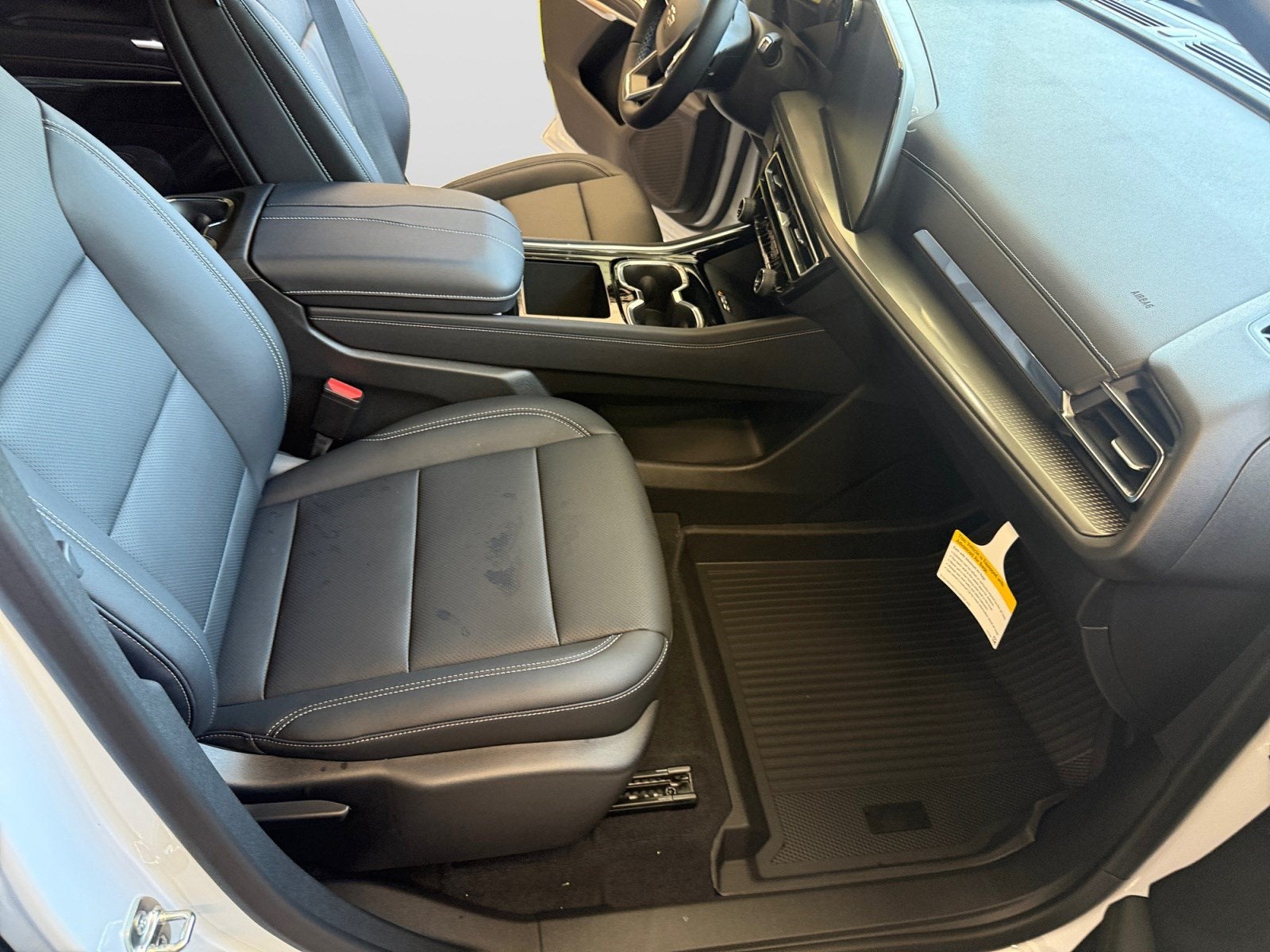 2027 Chevrolet Traverse FWD LT