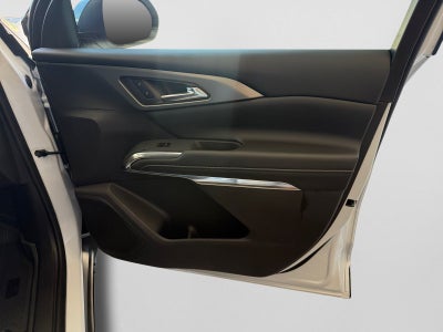 2027 Chevrolet Traverse FWD LT