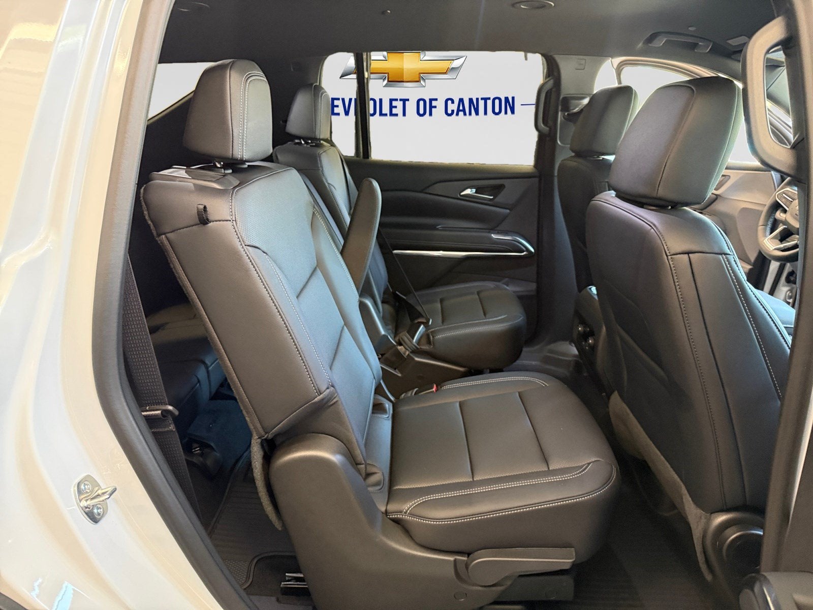 2027 Chevrolet Traverse FWD LT