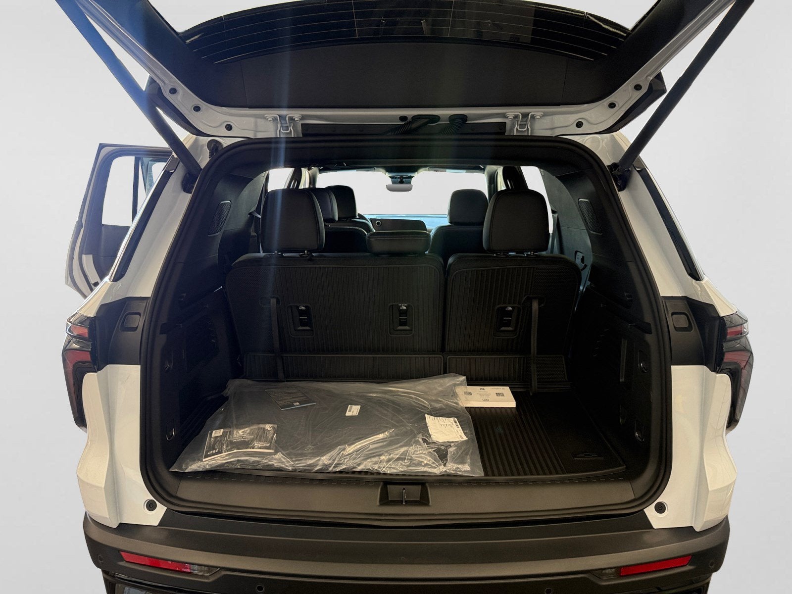 2027 Chevrolet Traverse FWD LT