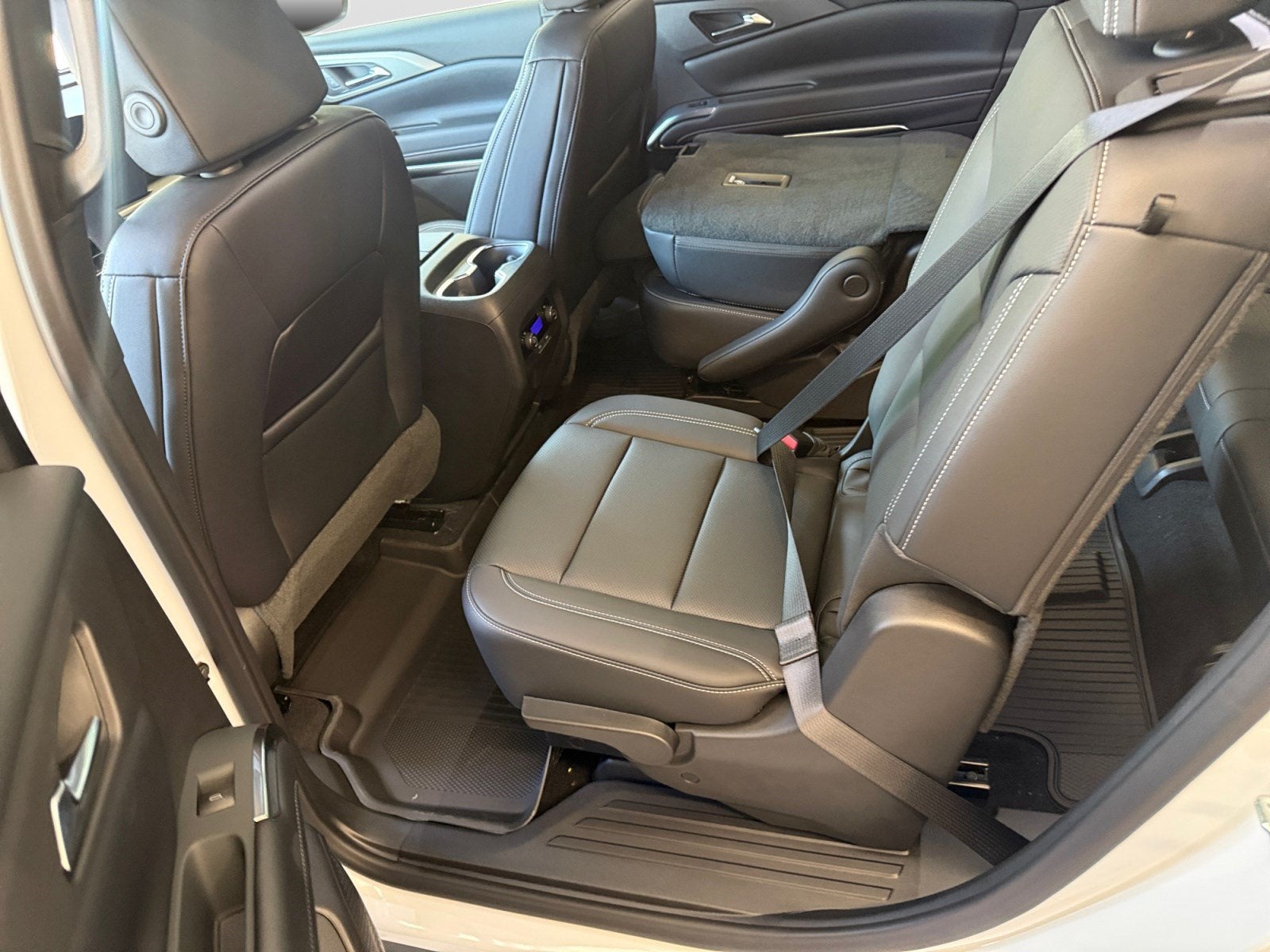 2027 Chevrolet Traverse FWD LT