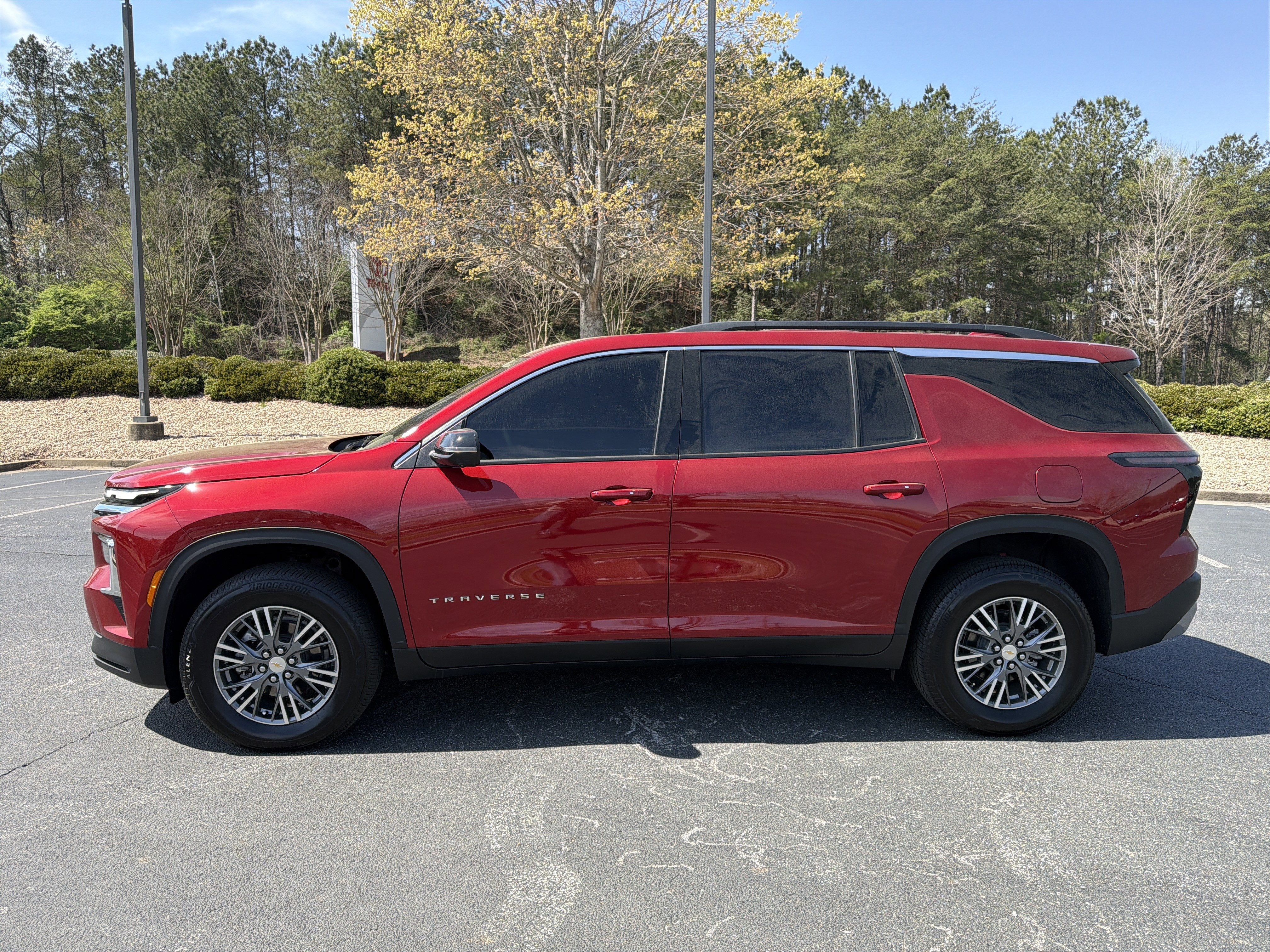 2026 Chevrolet Traverse FWD LT