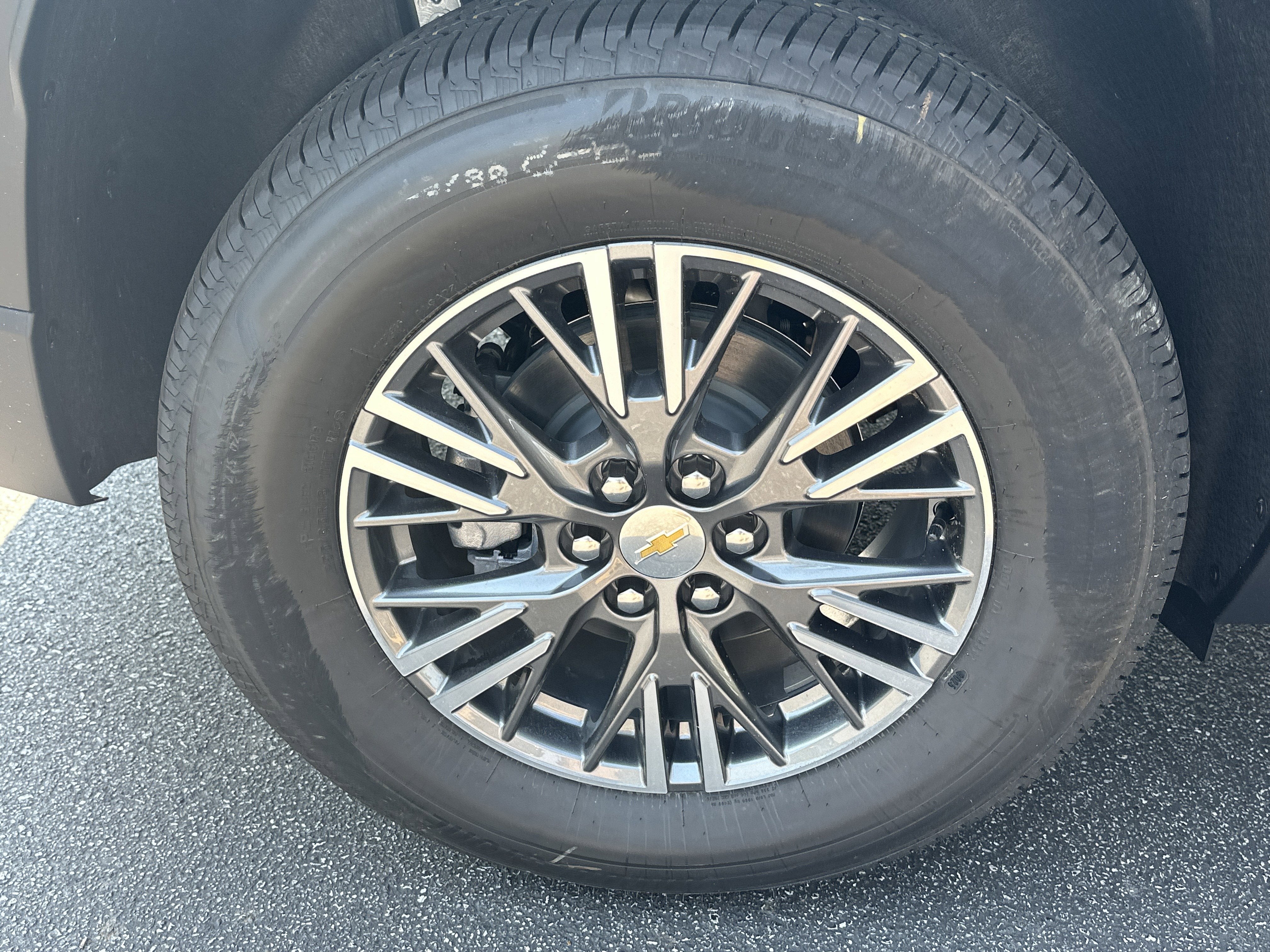 2026 Chevrolet Traverse FWD LT