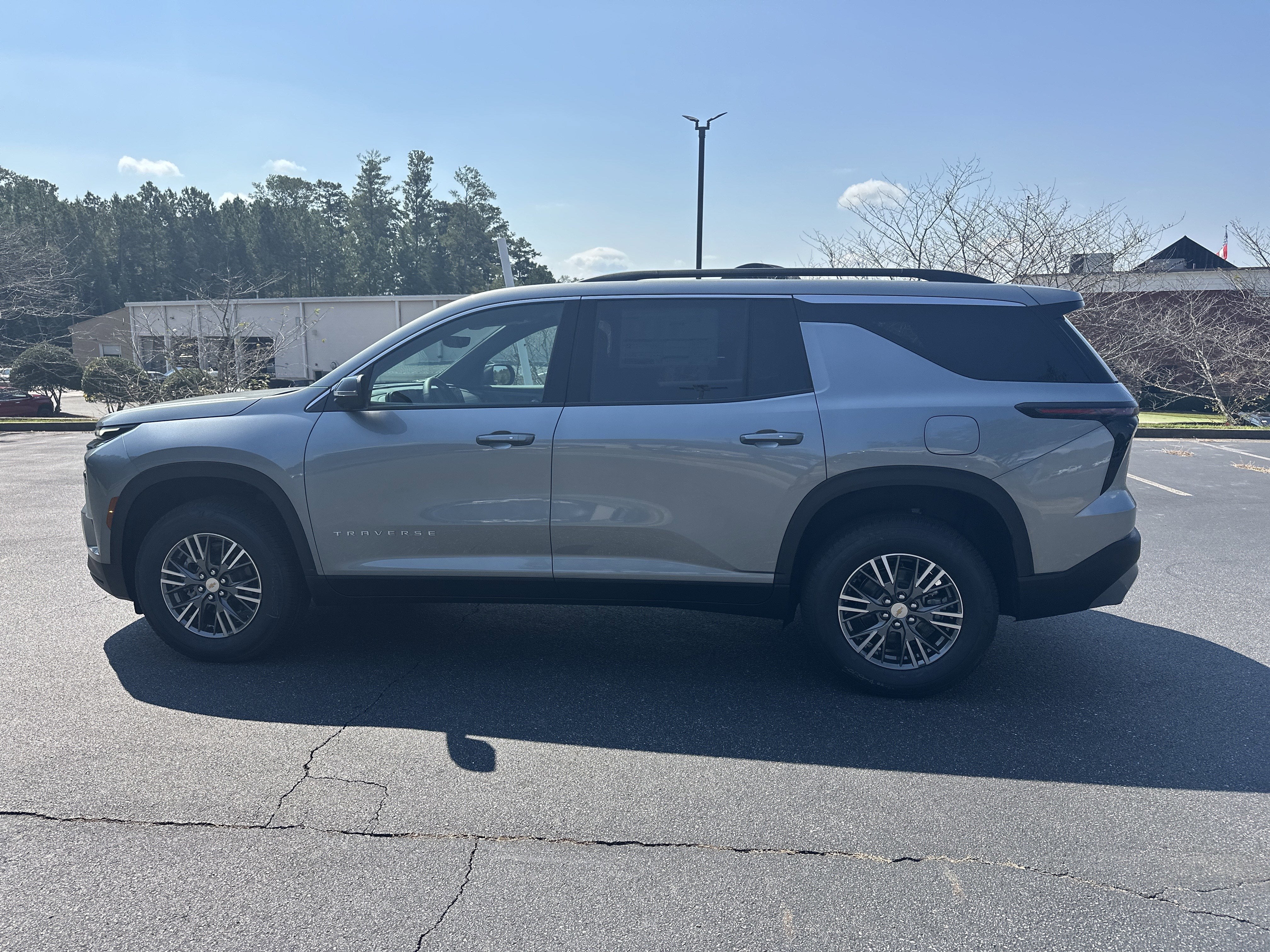 2026 Chevrolet Traverse FWD LT